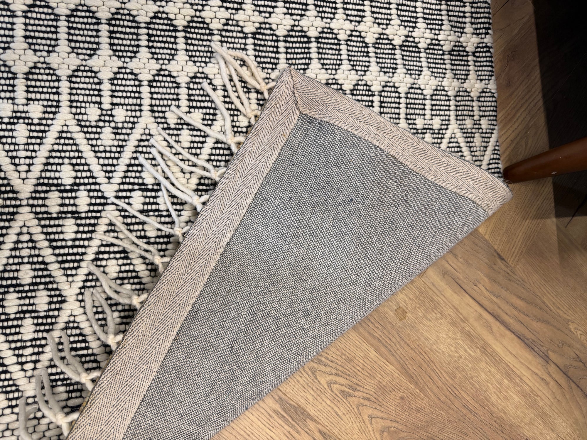 Jolaztec Kailua Black & White Wool Blend Rug