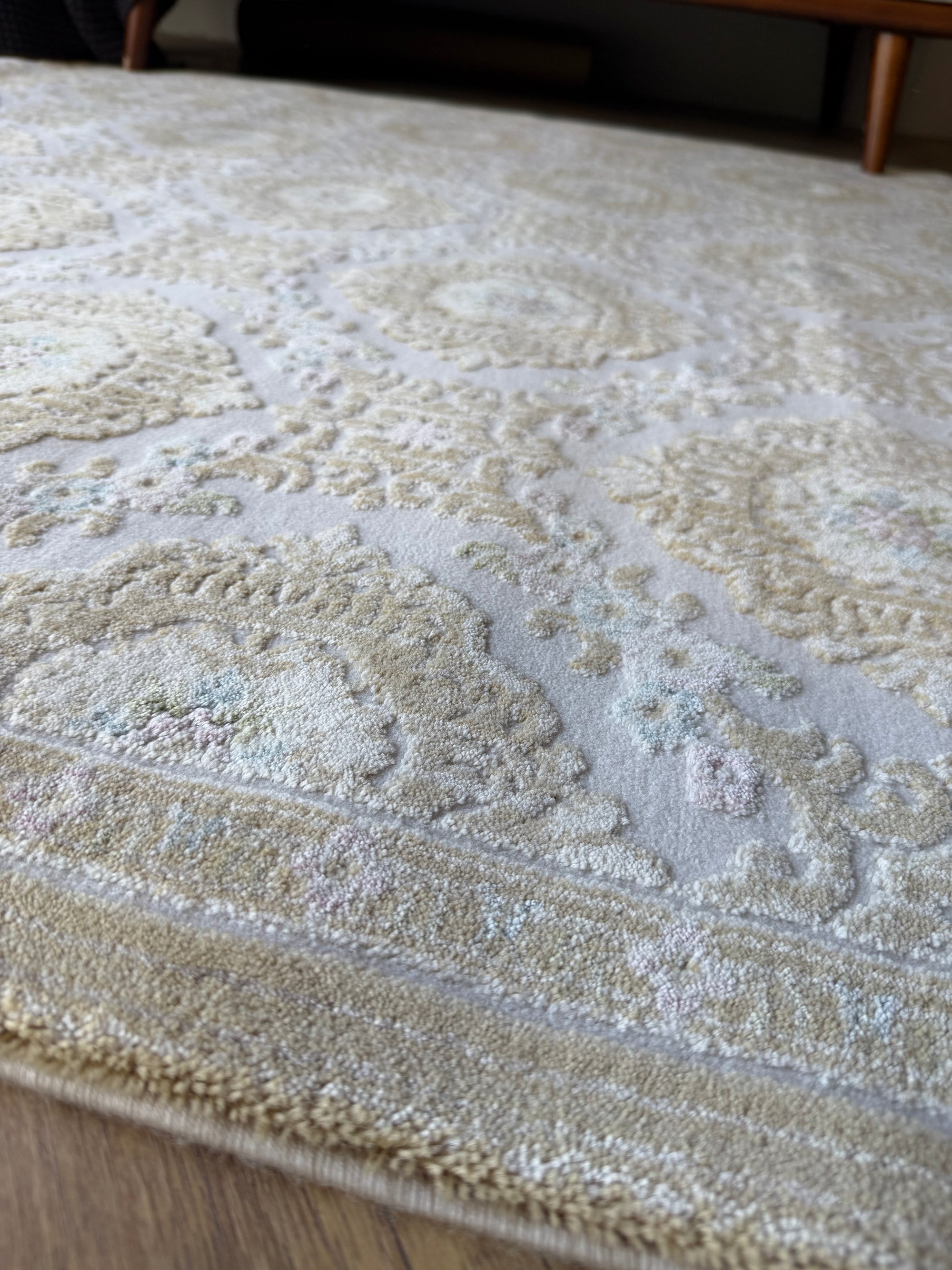 Luna Ivory Medallion Turkish Made Rug