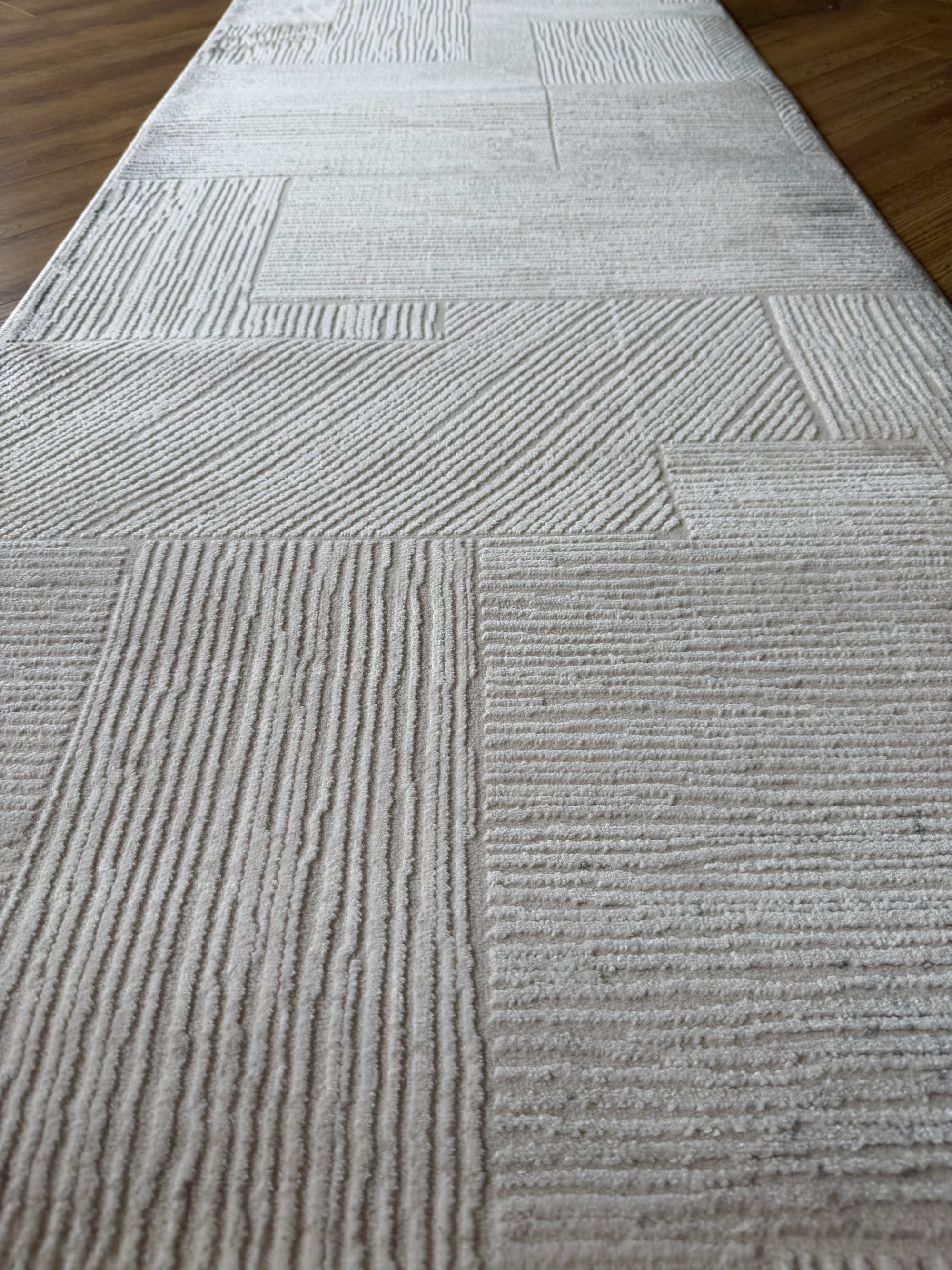 633 grey beige Deluxe runner 80 cm Wide