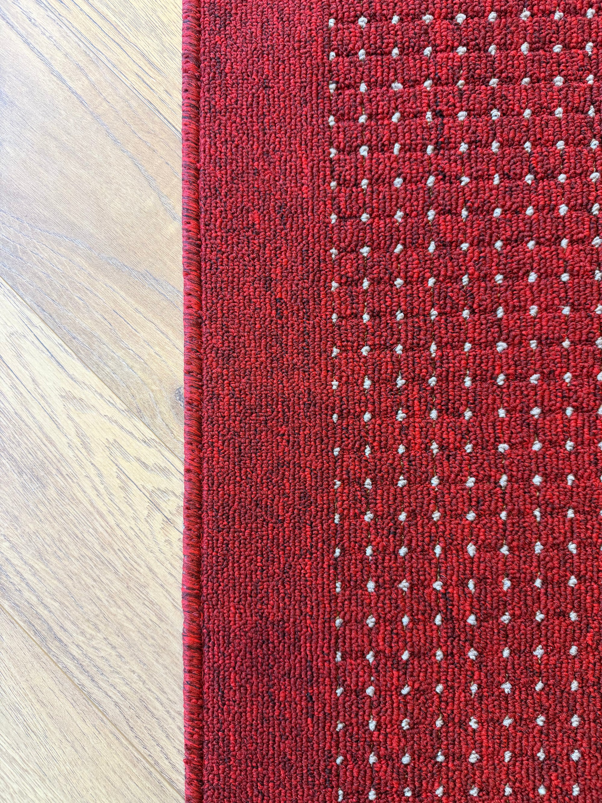 Dotted nikotex Design Red 67cm wide