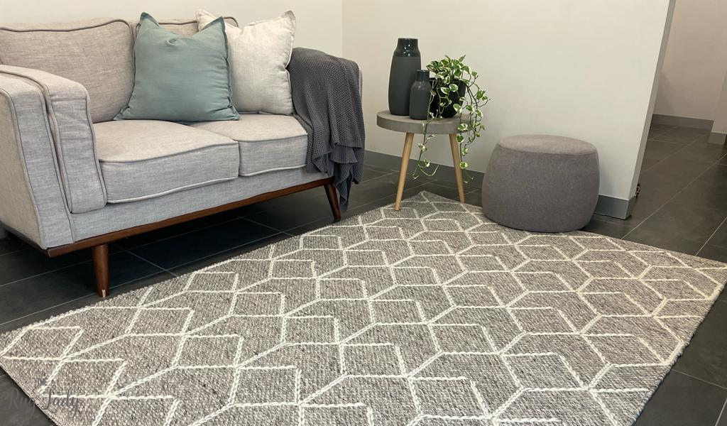 Essence Arabesque Beige Silver Wool Rug