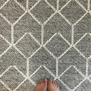 Essence Arabesque Beige Silver Wool Rug