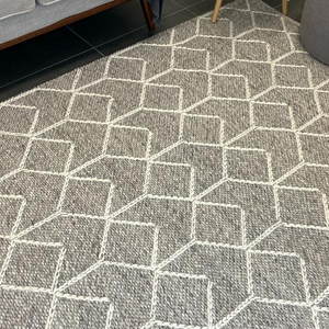 Essence Arabesque Beige Silver Wool Rug