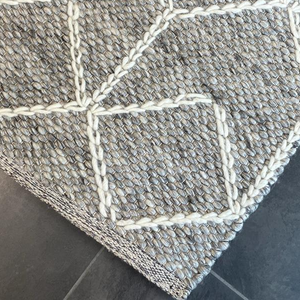 Essence Arabesque Beige Silver Wool Rug