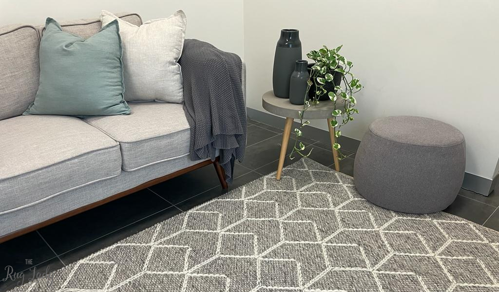 Essence Arabesque Beige Silver Wool Rug