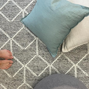 Essence Arabesque Beige Silver Wool Rug