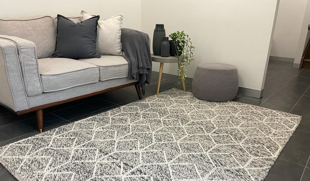 Essence Arabesque Grey Wool Rug