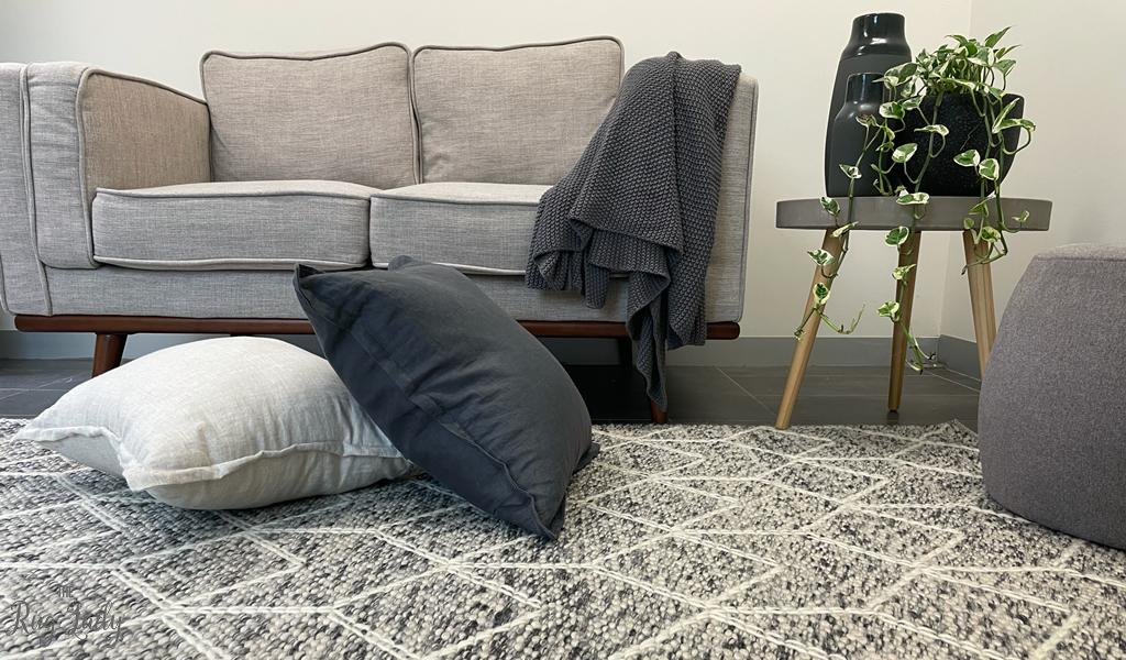 Essence Arabesque Grey Wool Rug