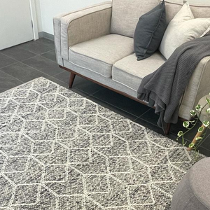Essence Arabesque Grey Wool Rug