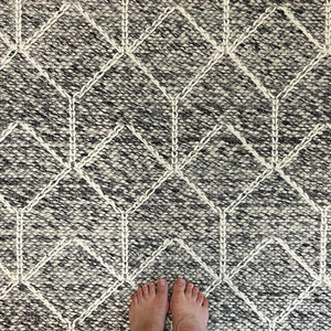 Essence Arabesque Grey Wool Rug