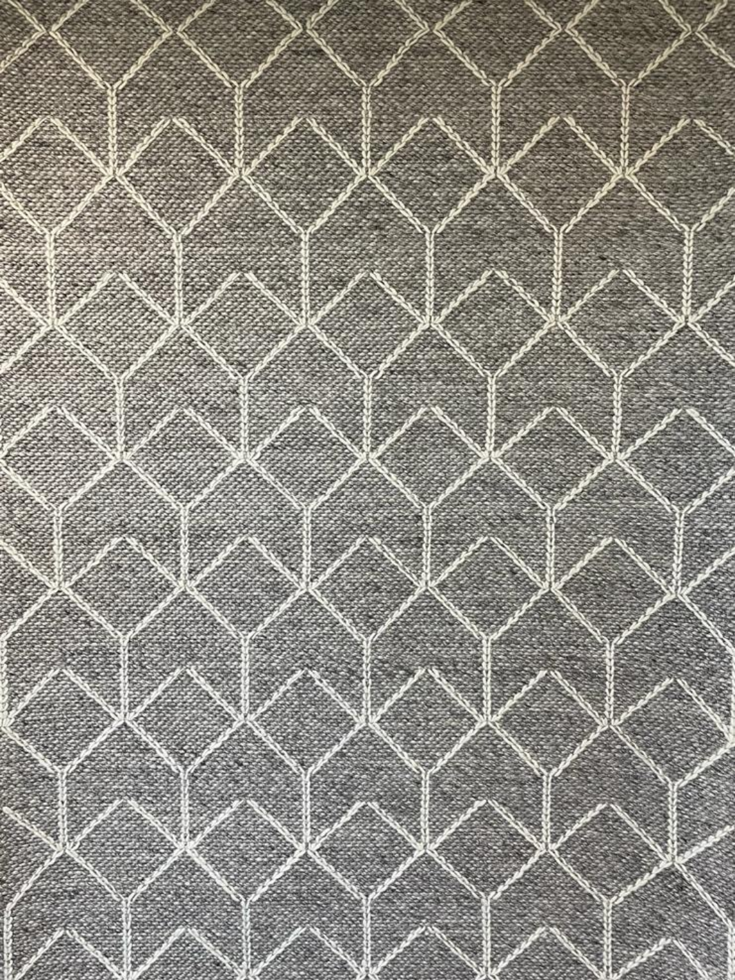 Essence Arabesque Beige Silver Wool Rug
