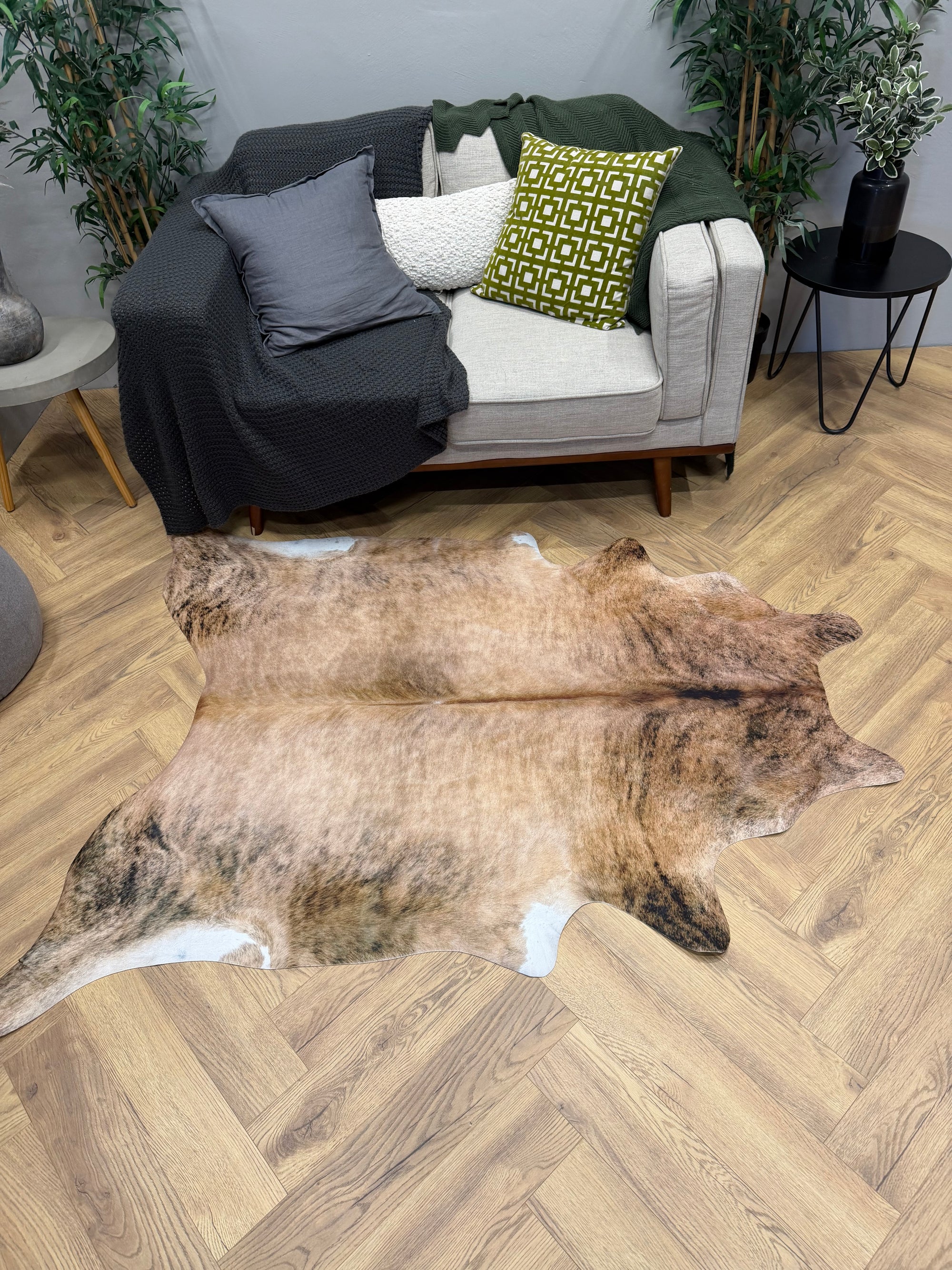 Savannah Brindle Faux Cowhide Rug – Natural Brown