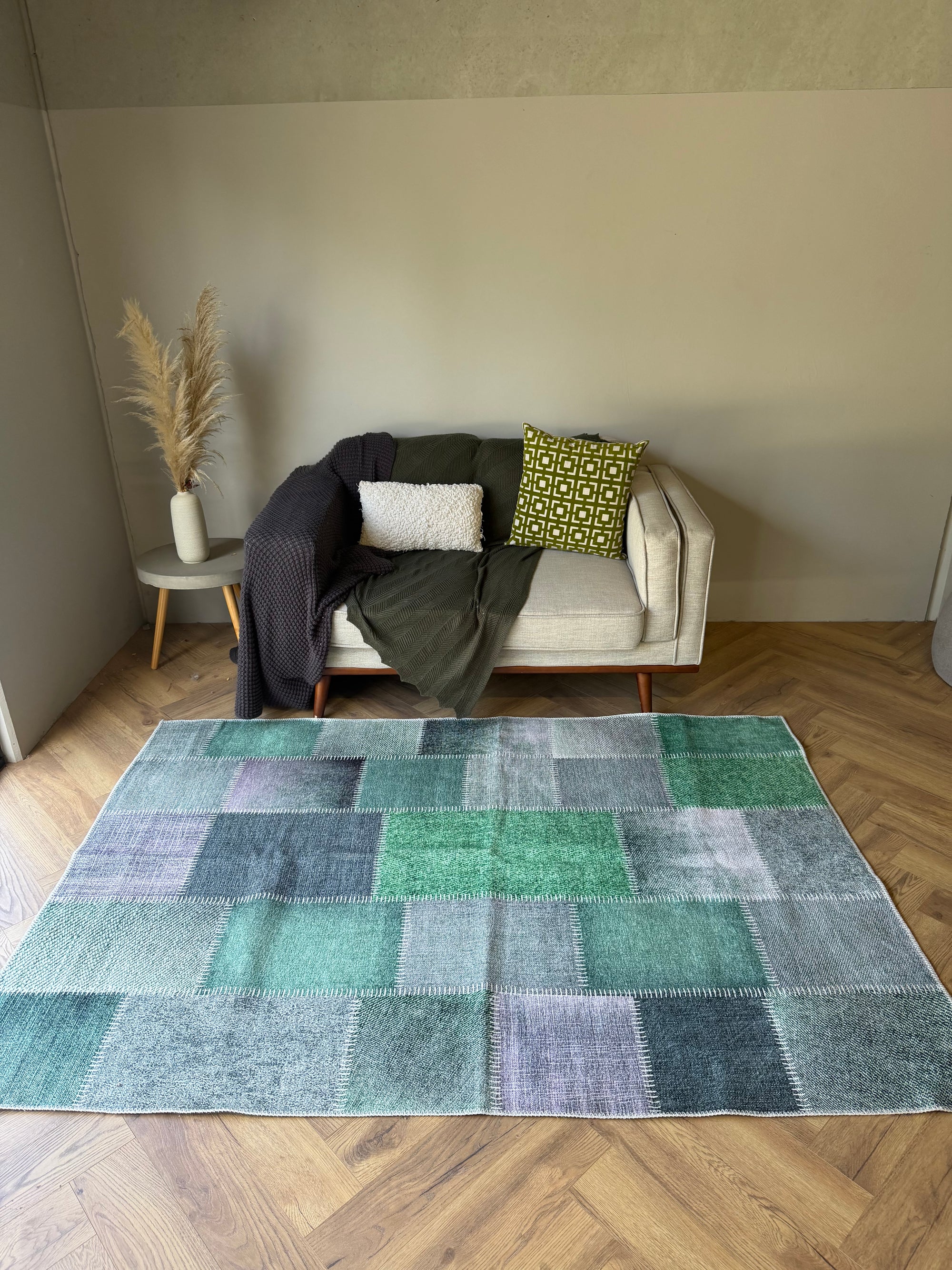 COZY MACHINE WASHABLE – Sage green Patchwork floor Rug
