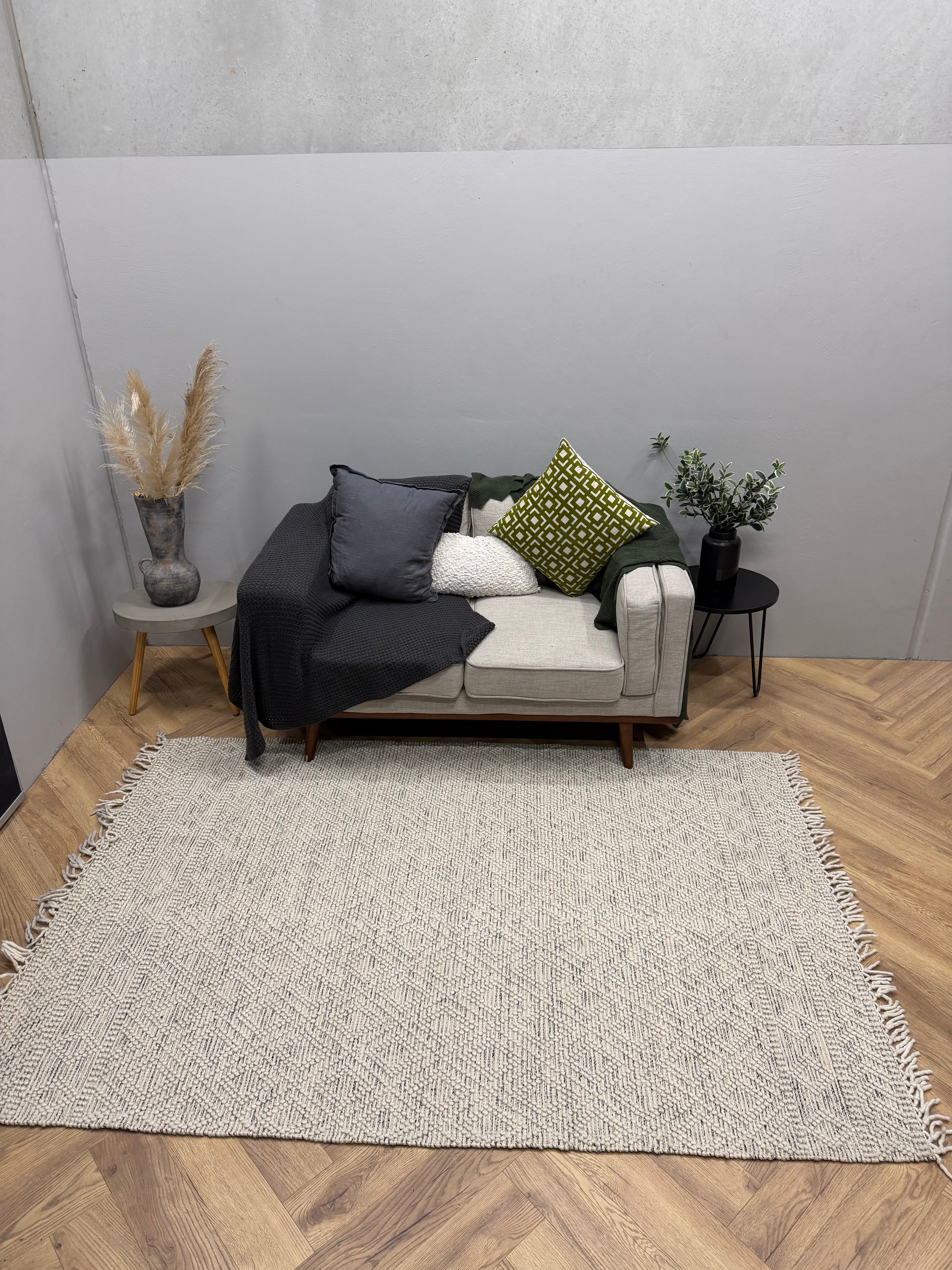 Alora Ivory Wool Blend 160 x 230 Knotted Rug