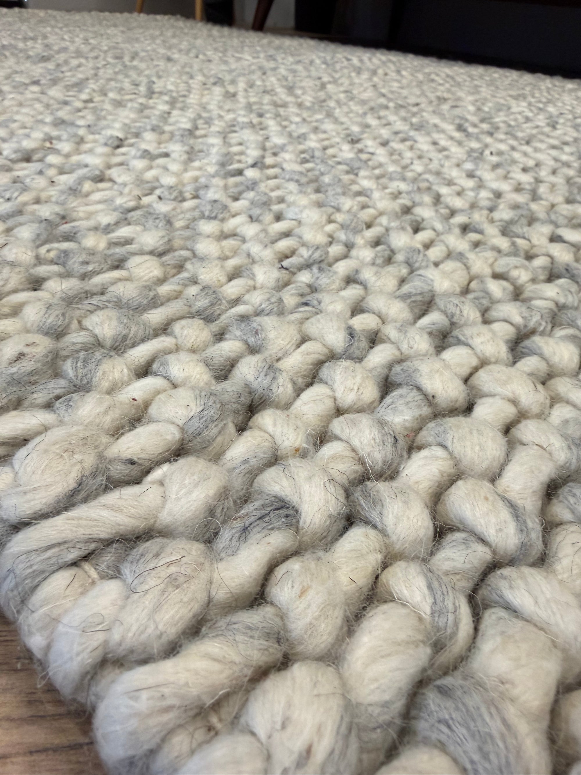 Arlo Pebble heavy knotted Wool Rug