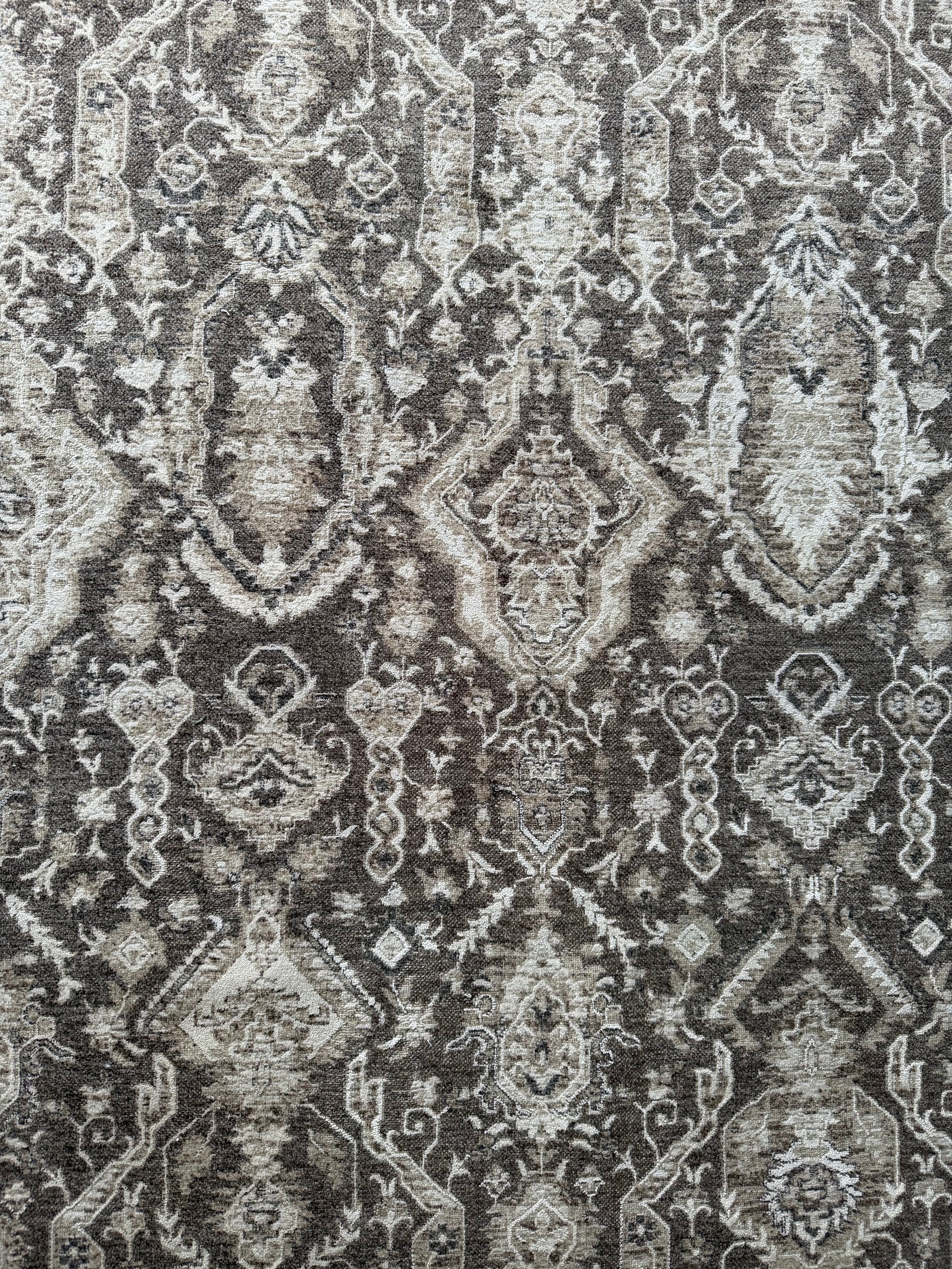 Sienna Taupe Traditional Rug 160x230
