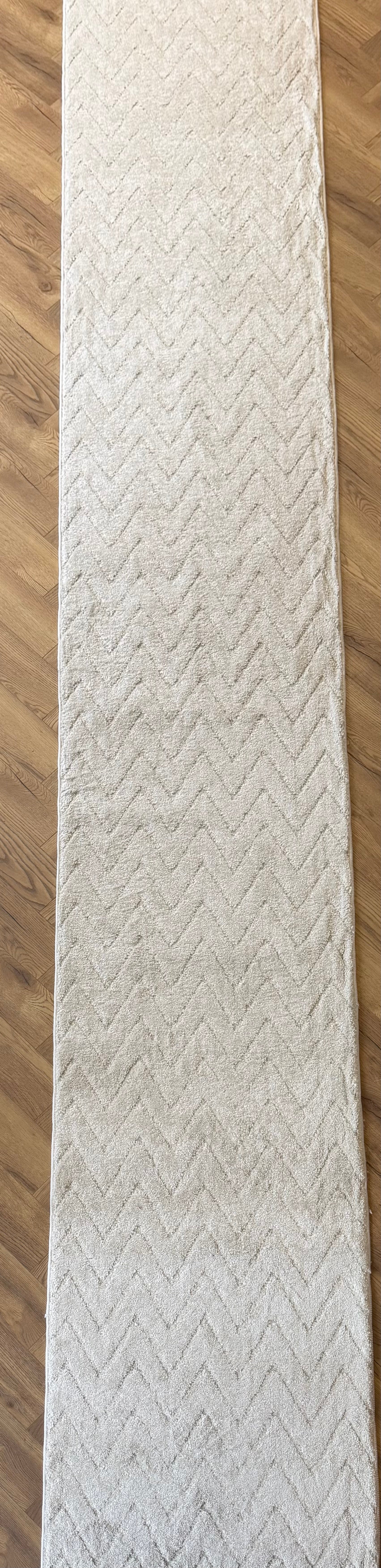 Moopy Ivory Herringbone Textured Runner