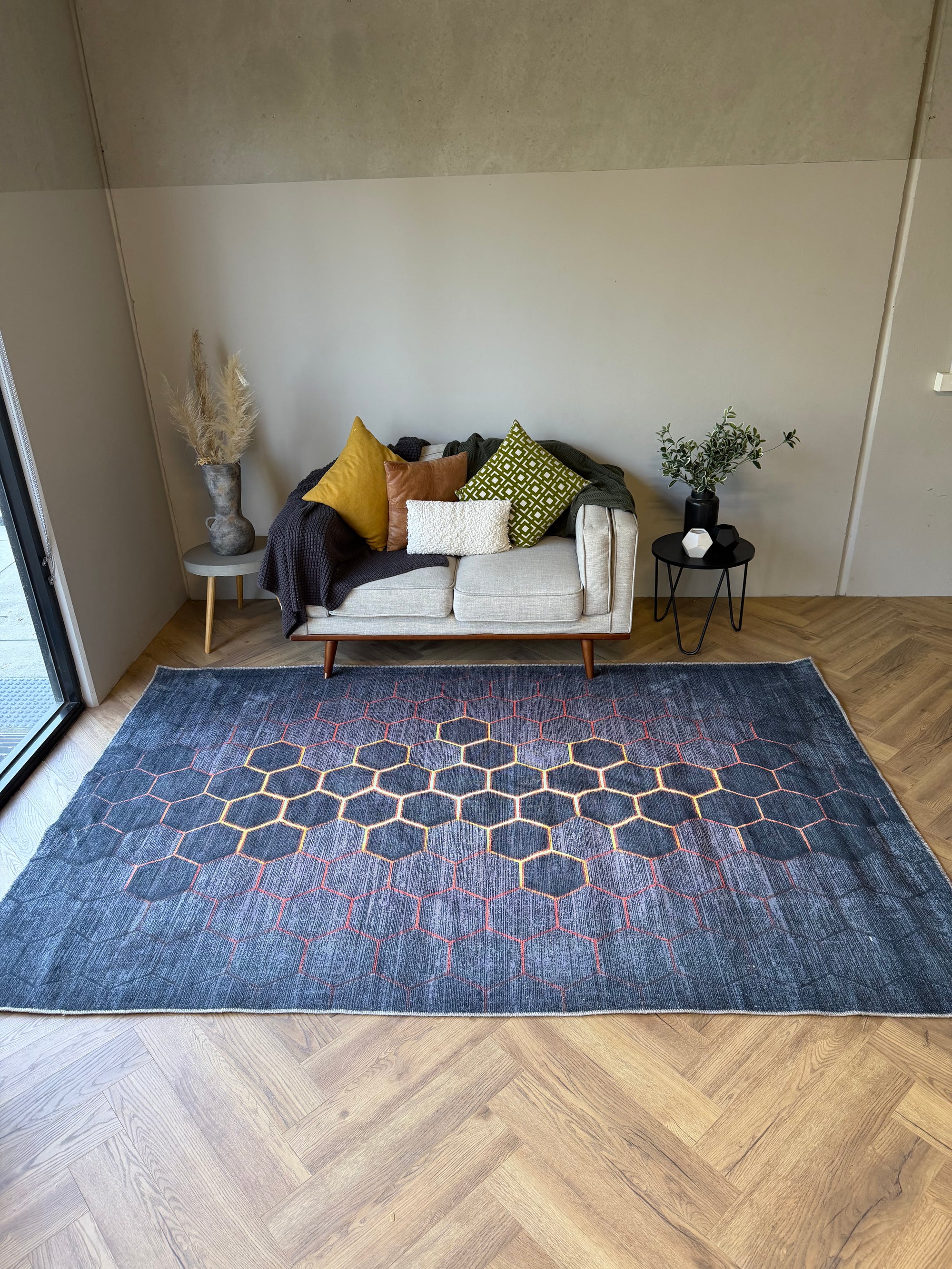 Cozy Hex Charcoal Rug 200 x 300