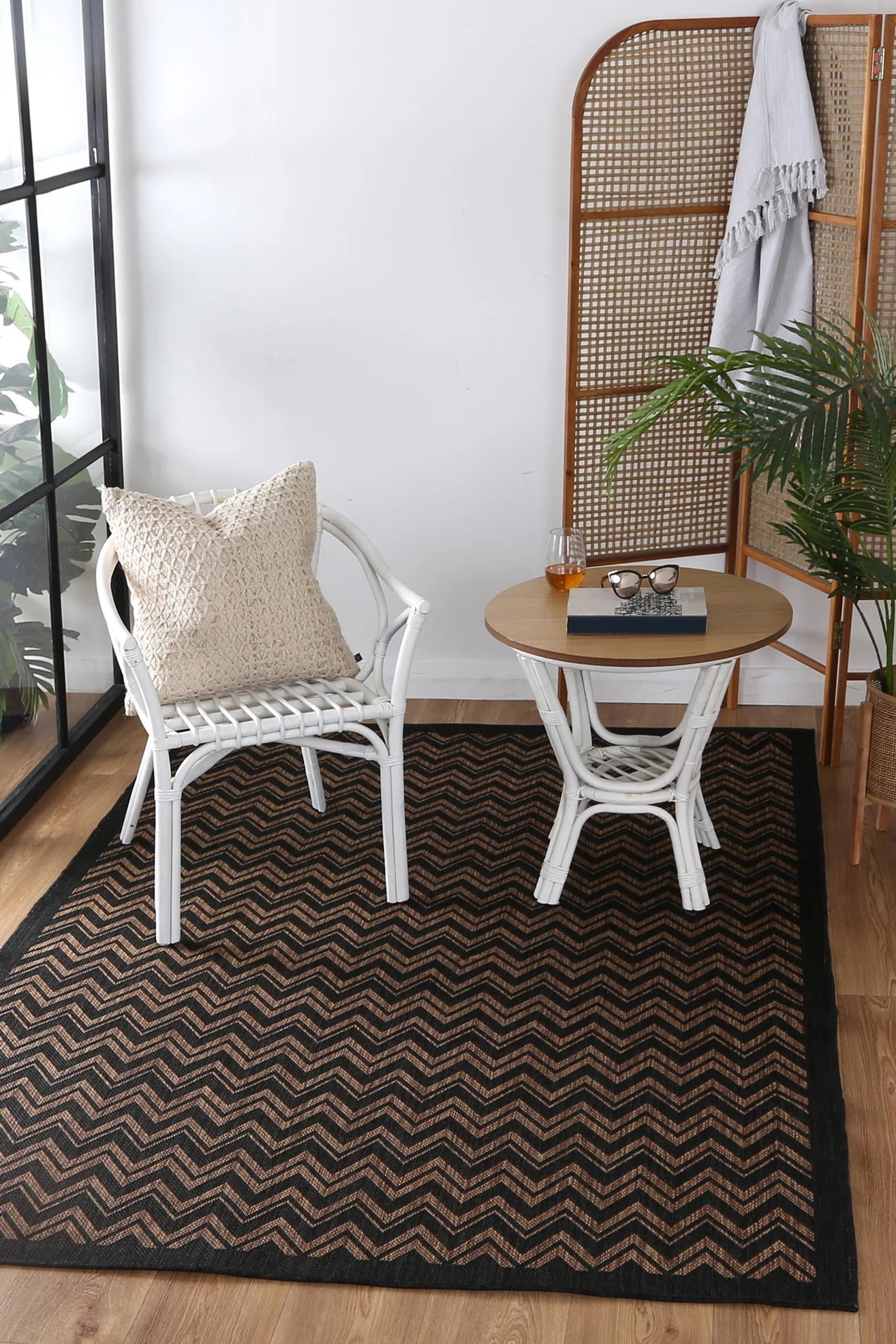 Dusk Flatweave zig zag Black Gold rug