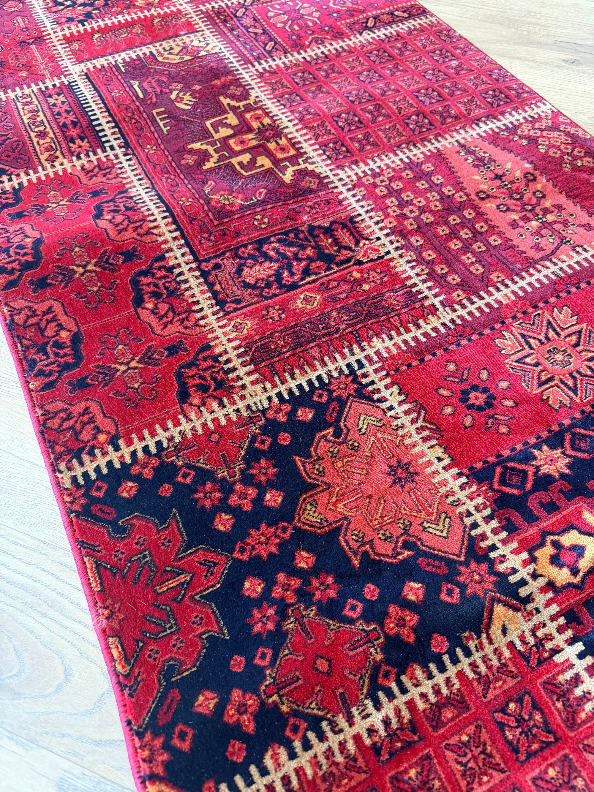 01 Hive Patchwork 80cm Wide
