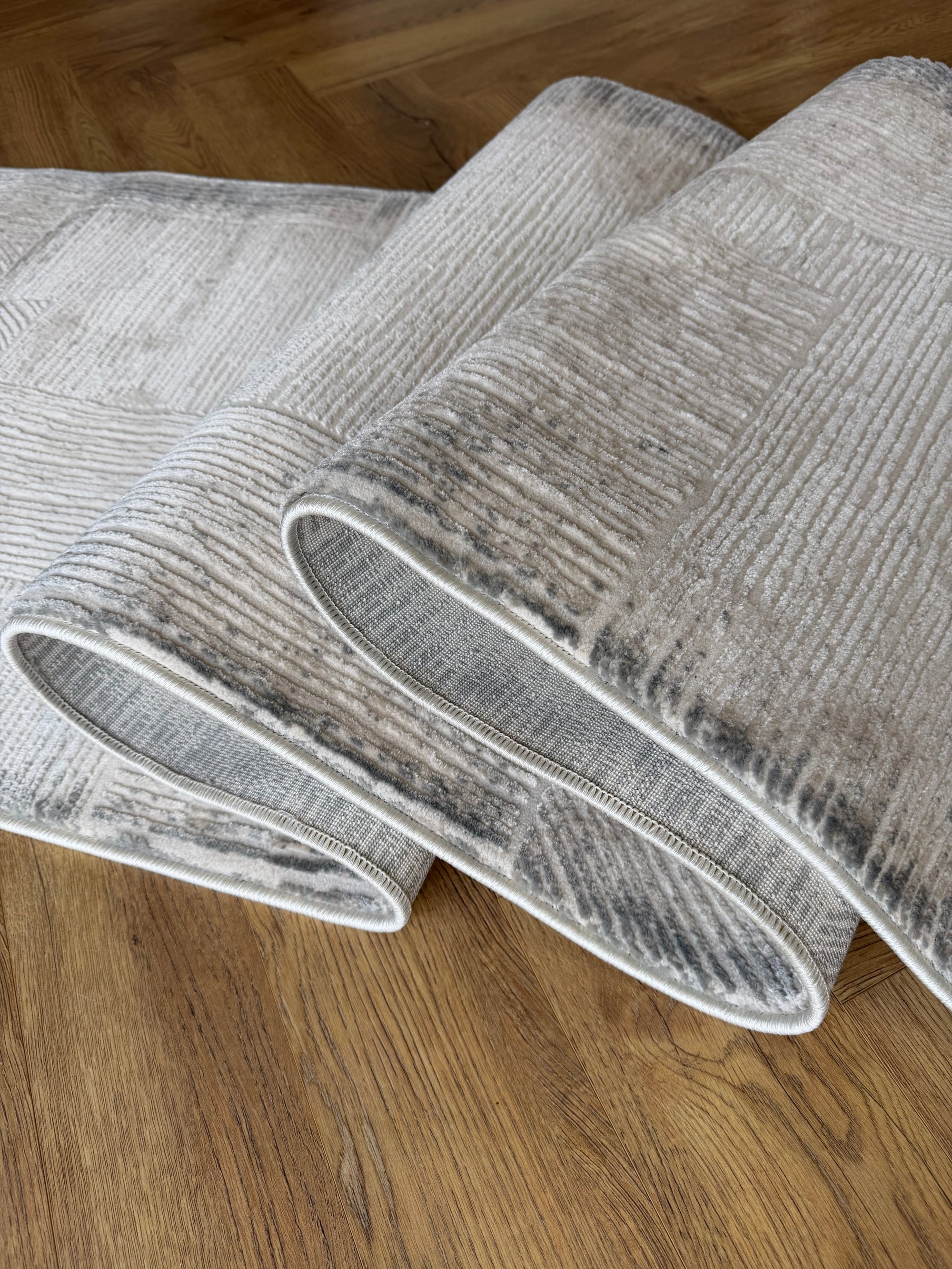 633 grey beige Deluxe runner 80 cm Wide