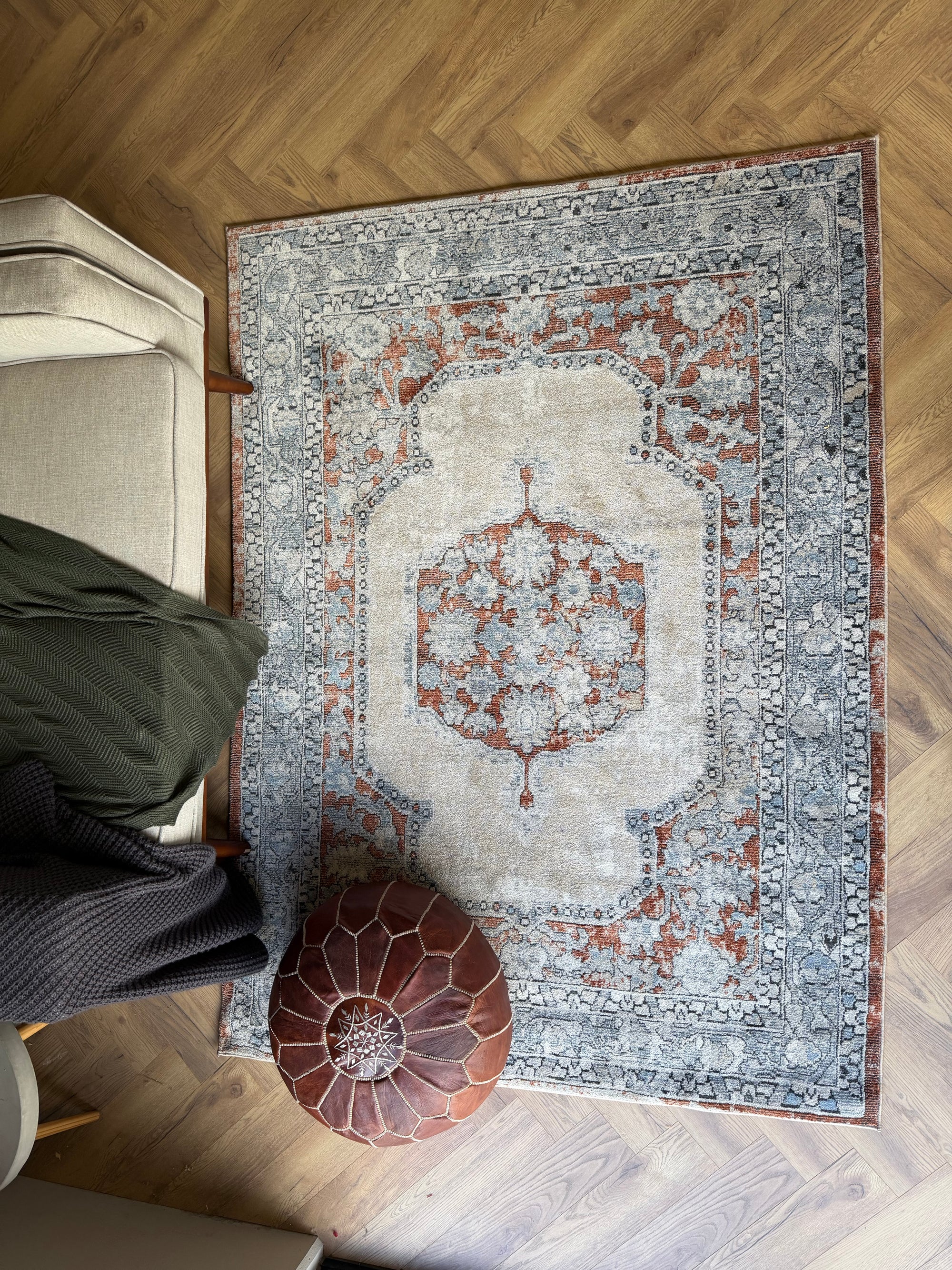 Harlow Vintage Medallion Rug – Ivory & Rust 160x220 - Last one