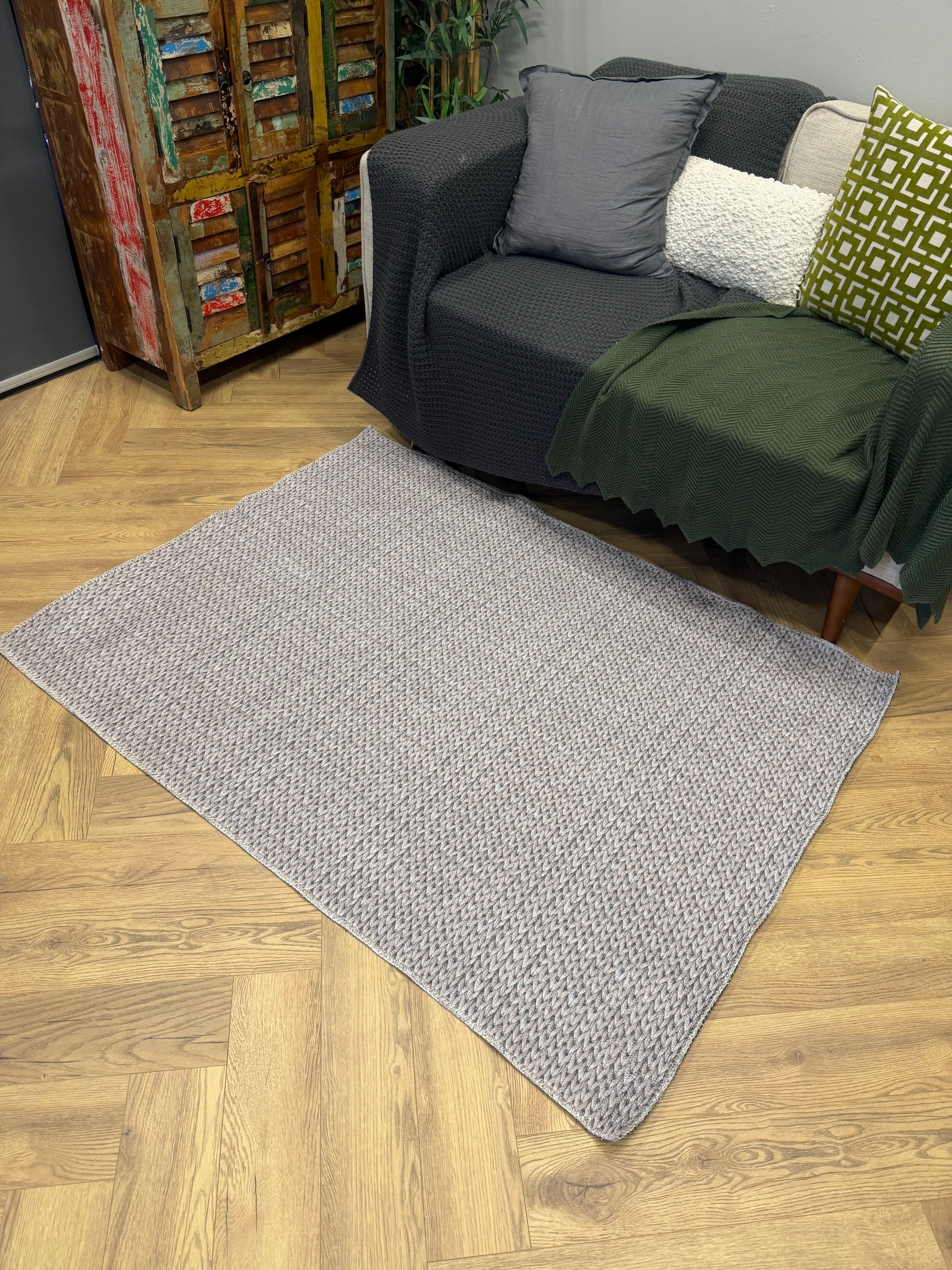 Cozy Machine Washable Grey Textured Rug 160 x 120cm