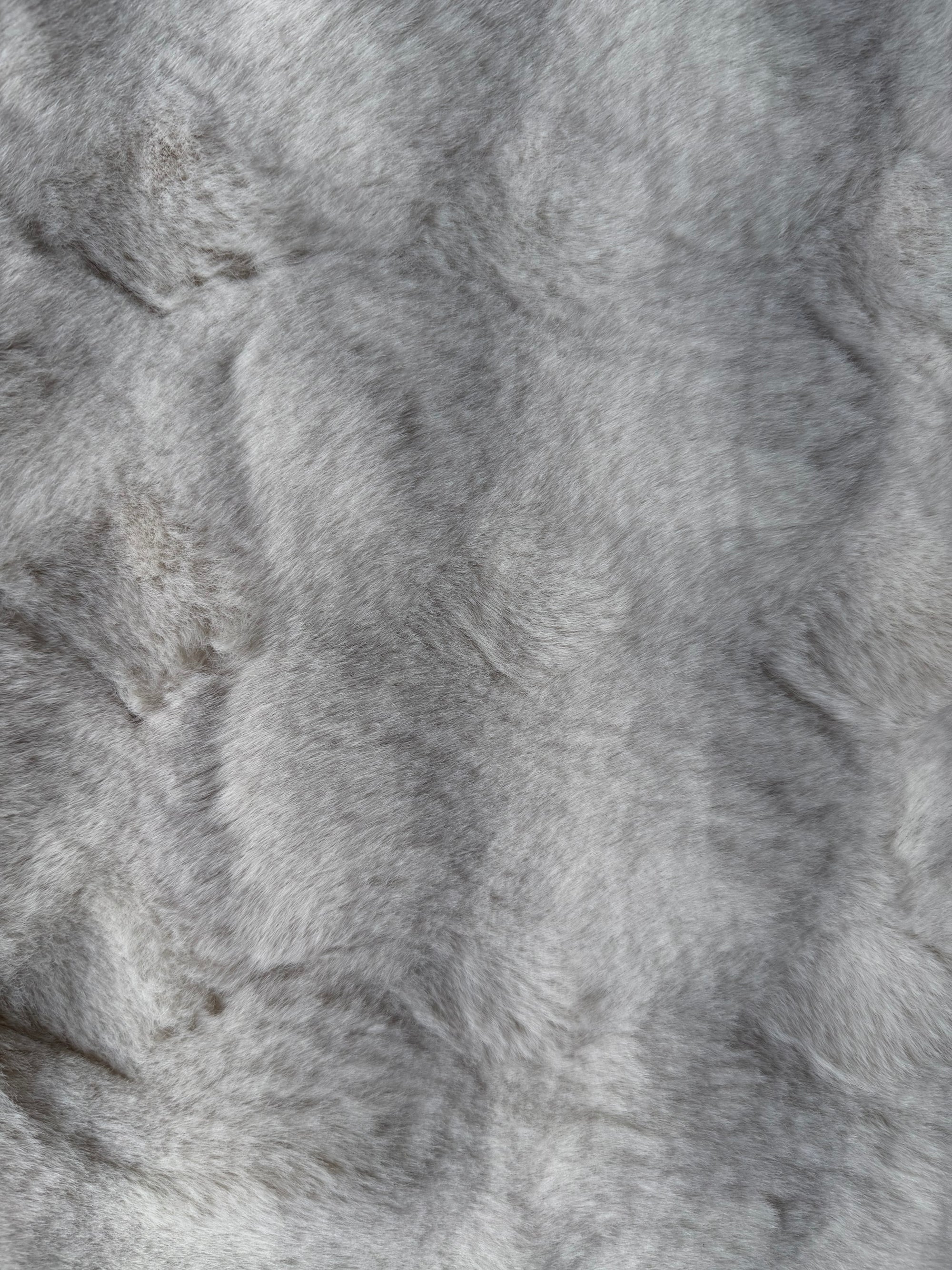 Faux Fur Pebble White Shaggy Rug