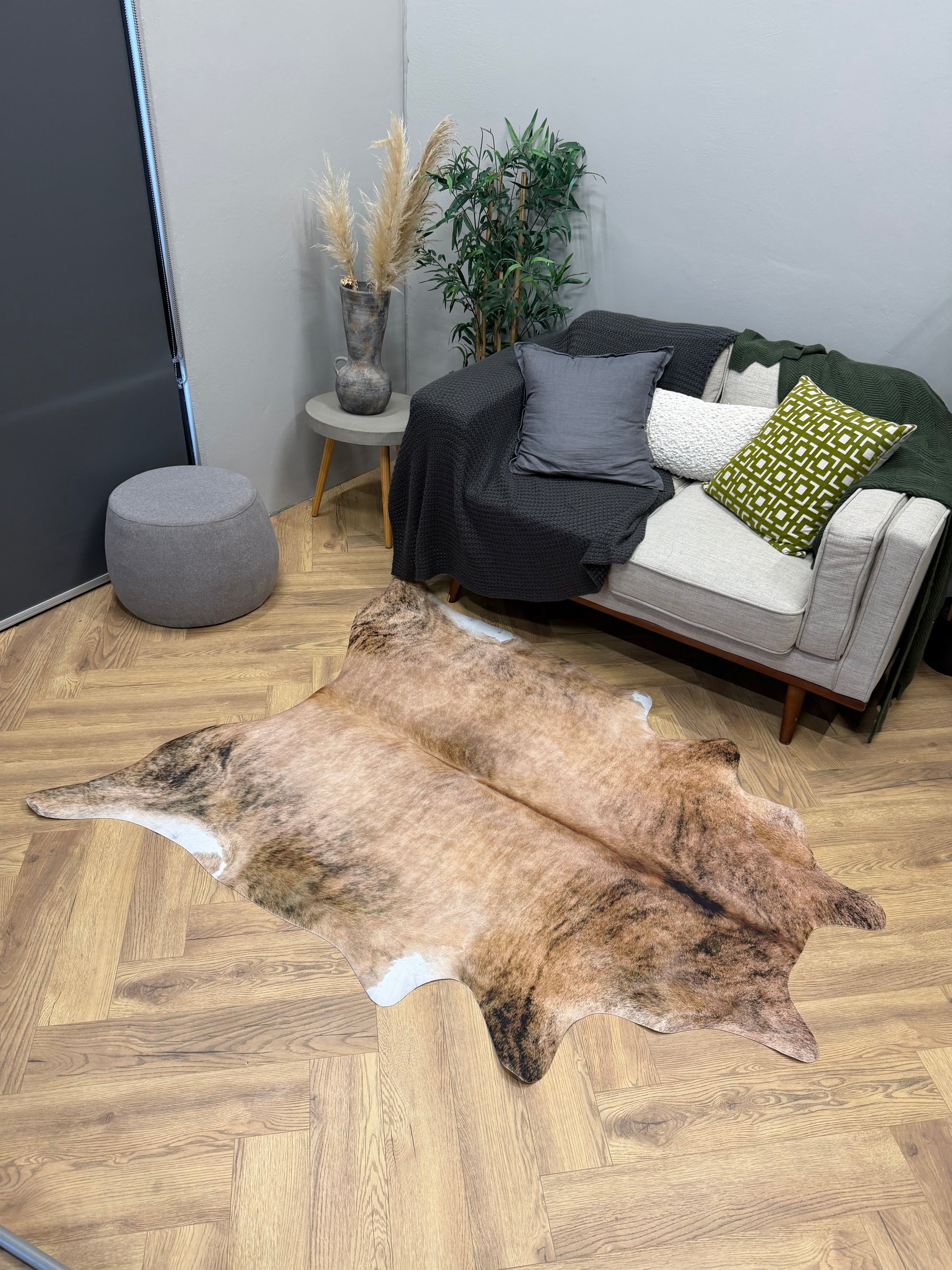 Savannah Brindle Faux Cowhide Rug – Natural Brown