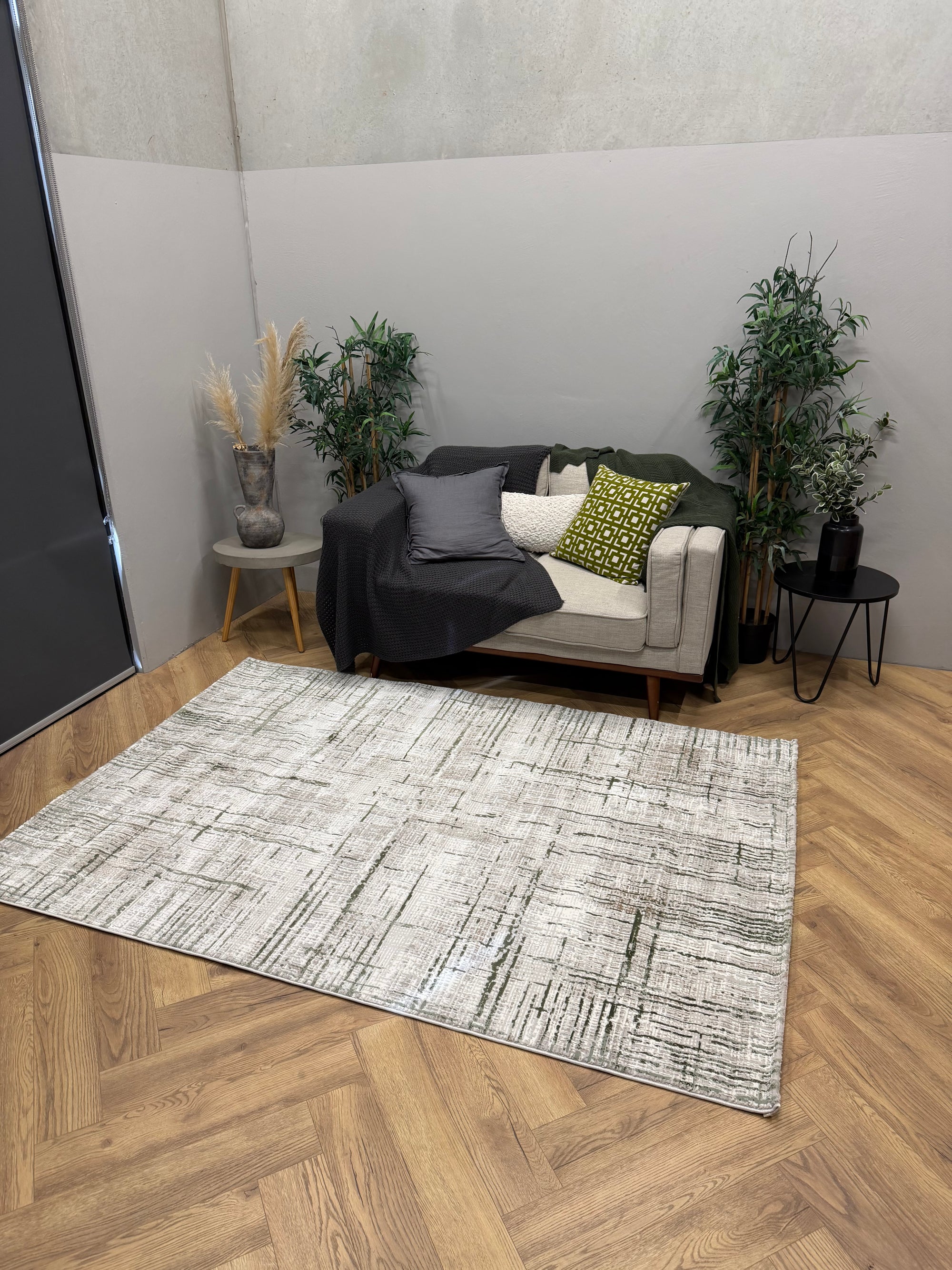 Betty Crosshatch Green Rug