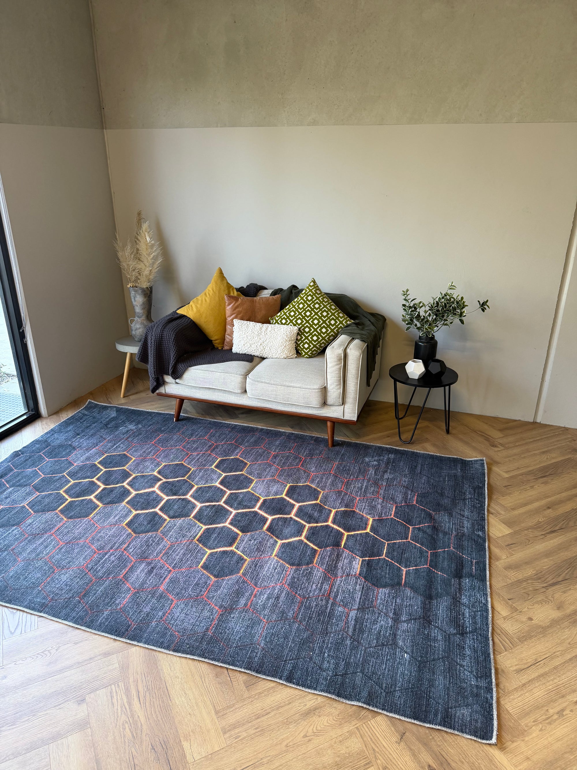 Cozy Hex Charcoal Rug 200 x 300
