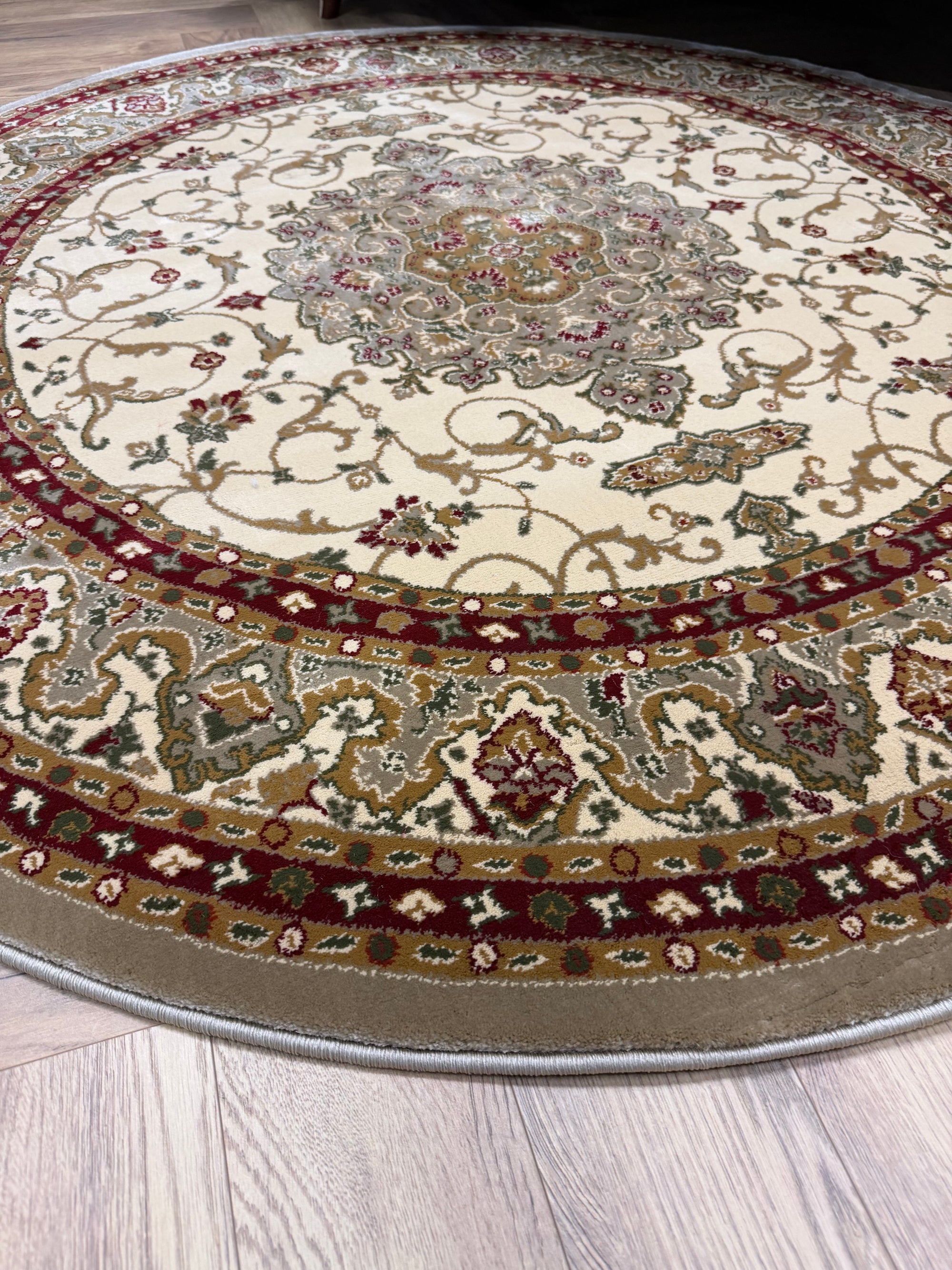 Julian Cream Traditional Round Rug 160x160cm