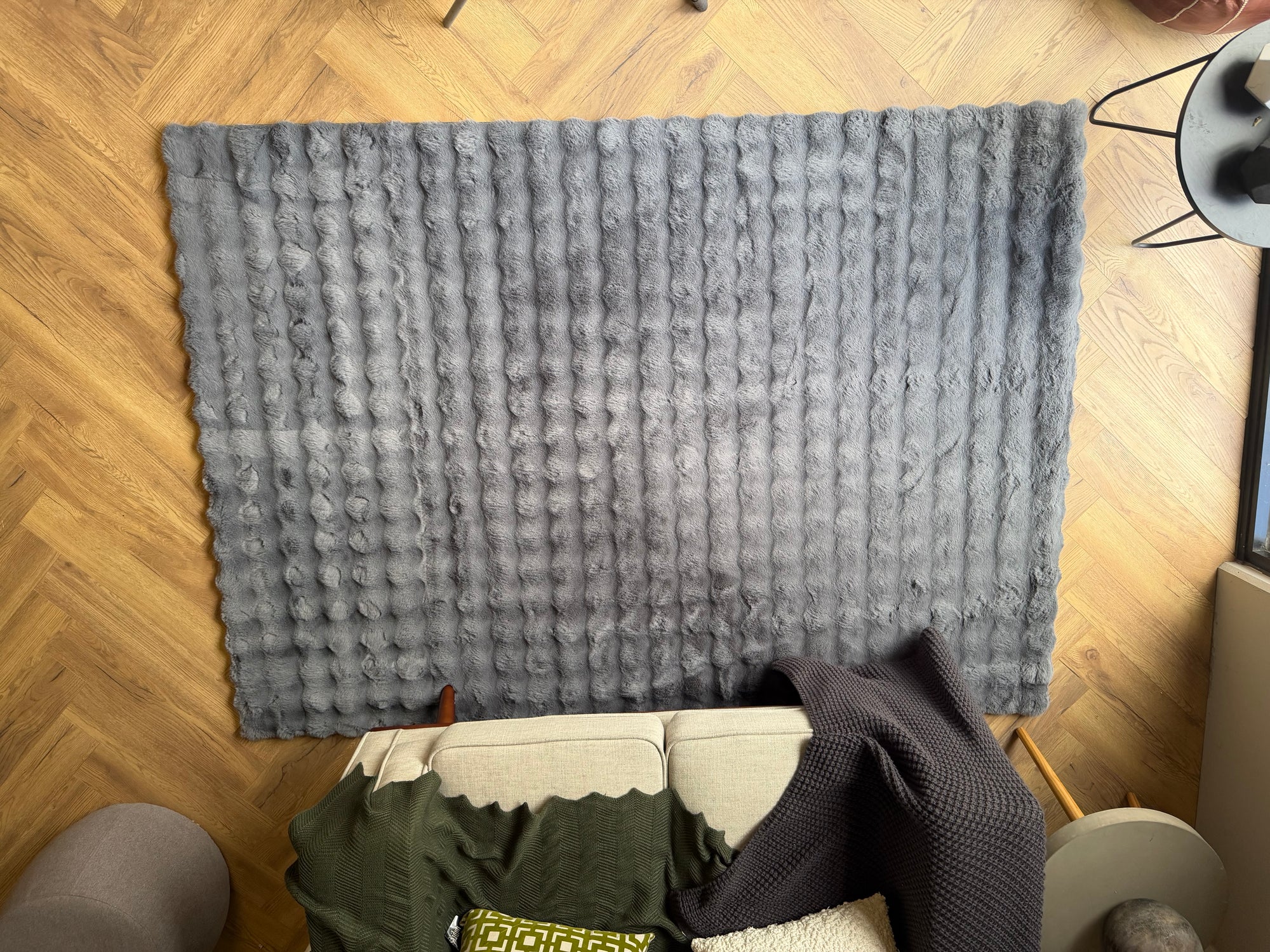 Faux Fur Pebble Charcoal Shaggy Rug