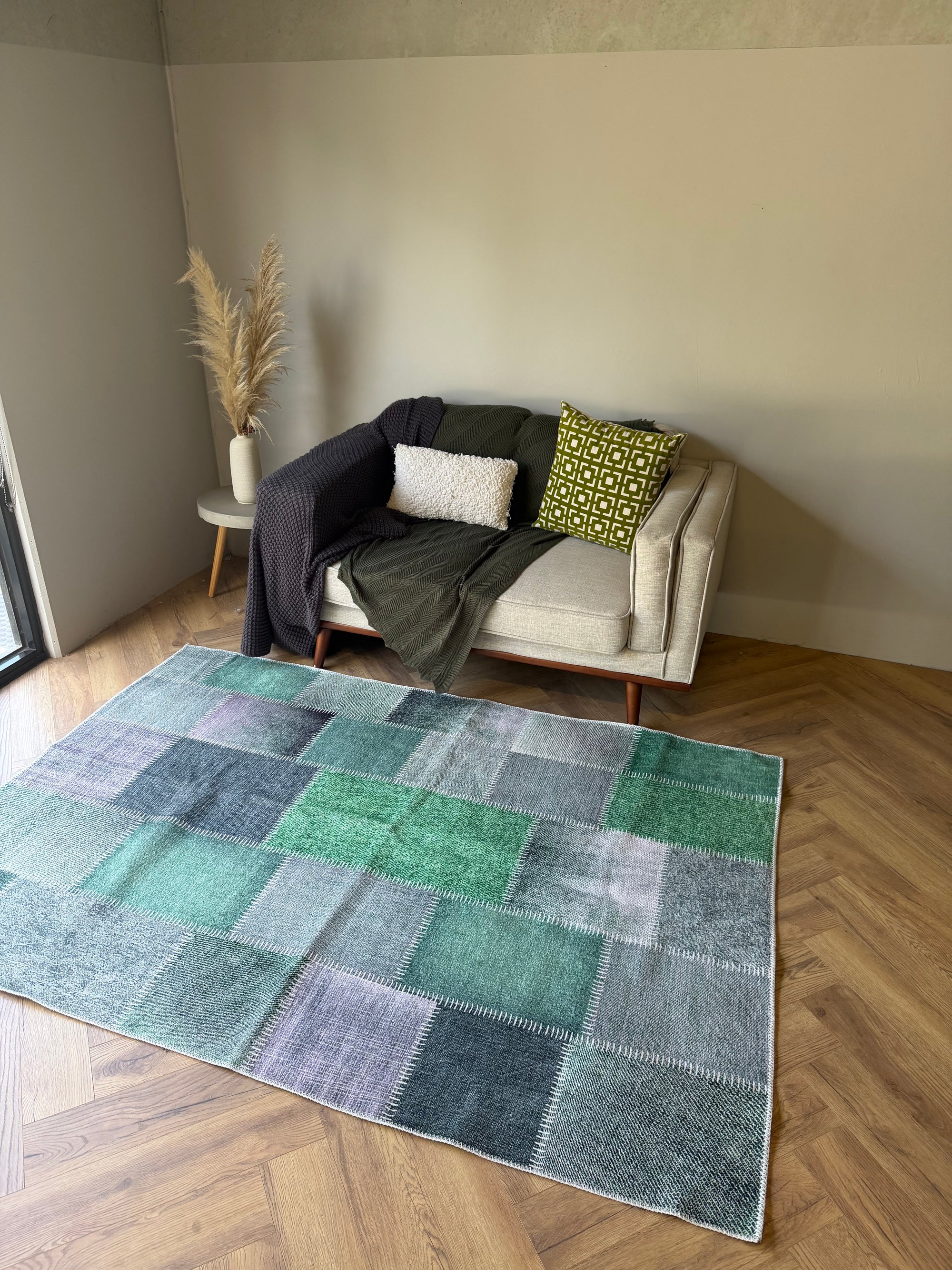 COZY MACHINE WASHABLE – Sage green Patchwork floor Rug