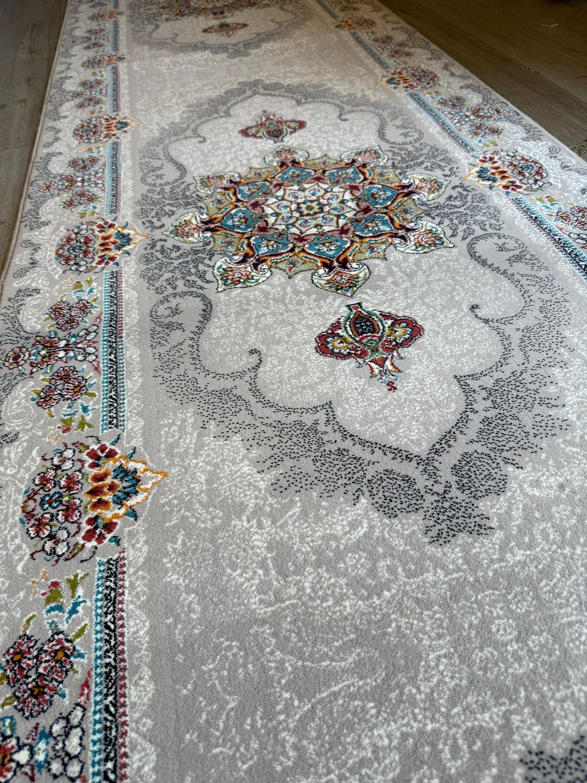 08 Hive silver Persian 80cm Wide