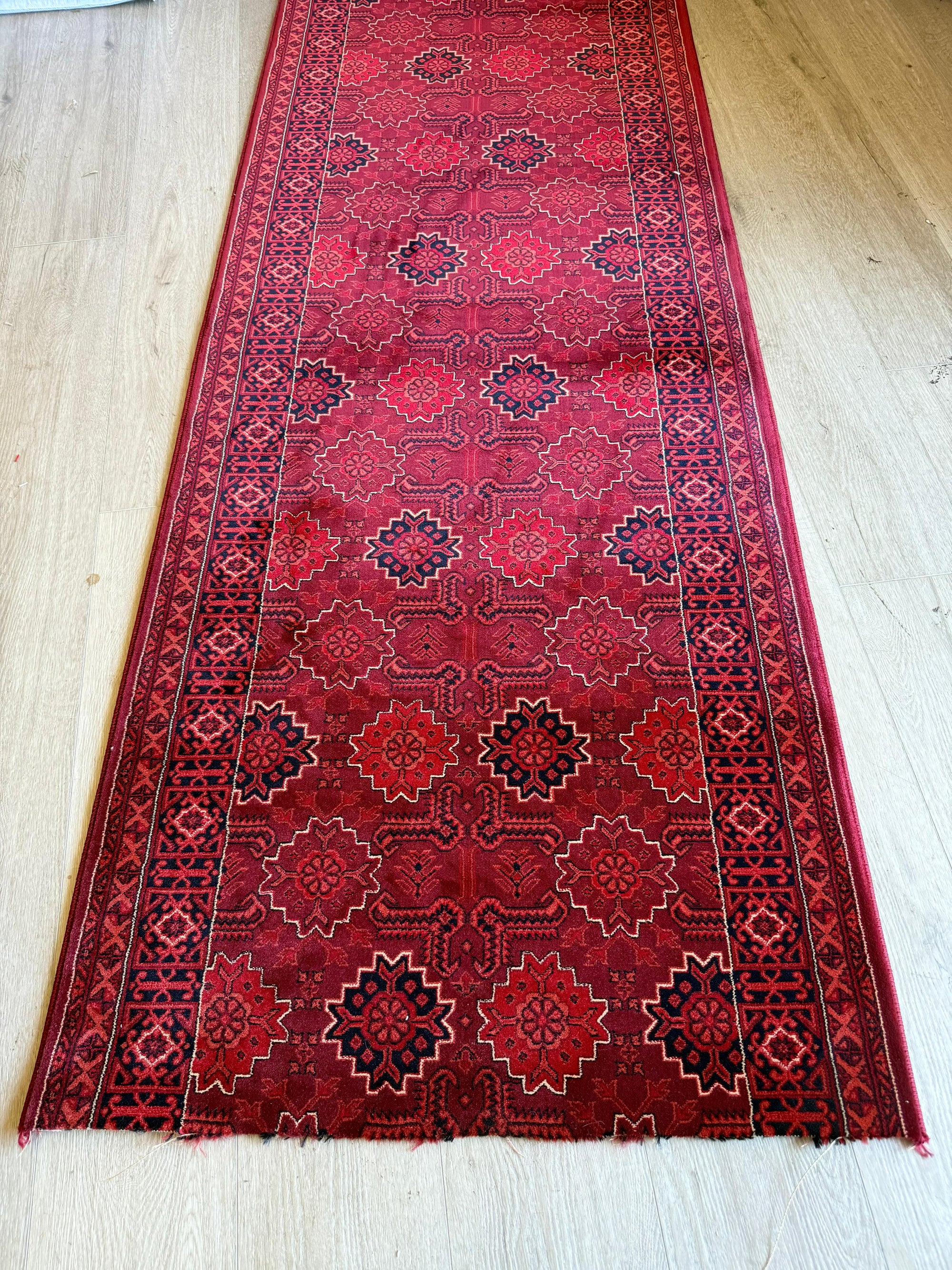 07 Hive Red Bordo Persian 80cm Wide