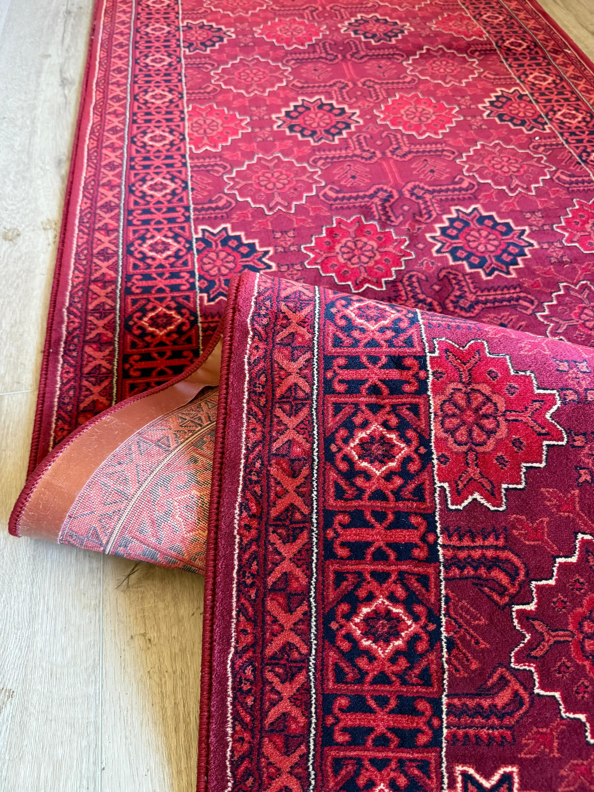 07 Hive Red Bordo Persian 80cm Wide