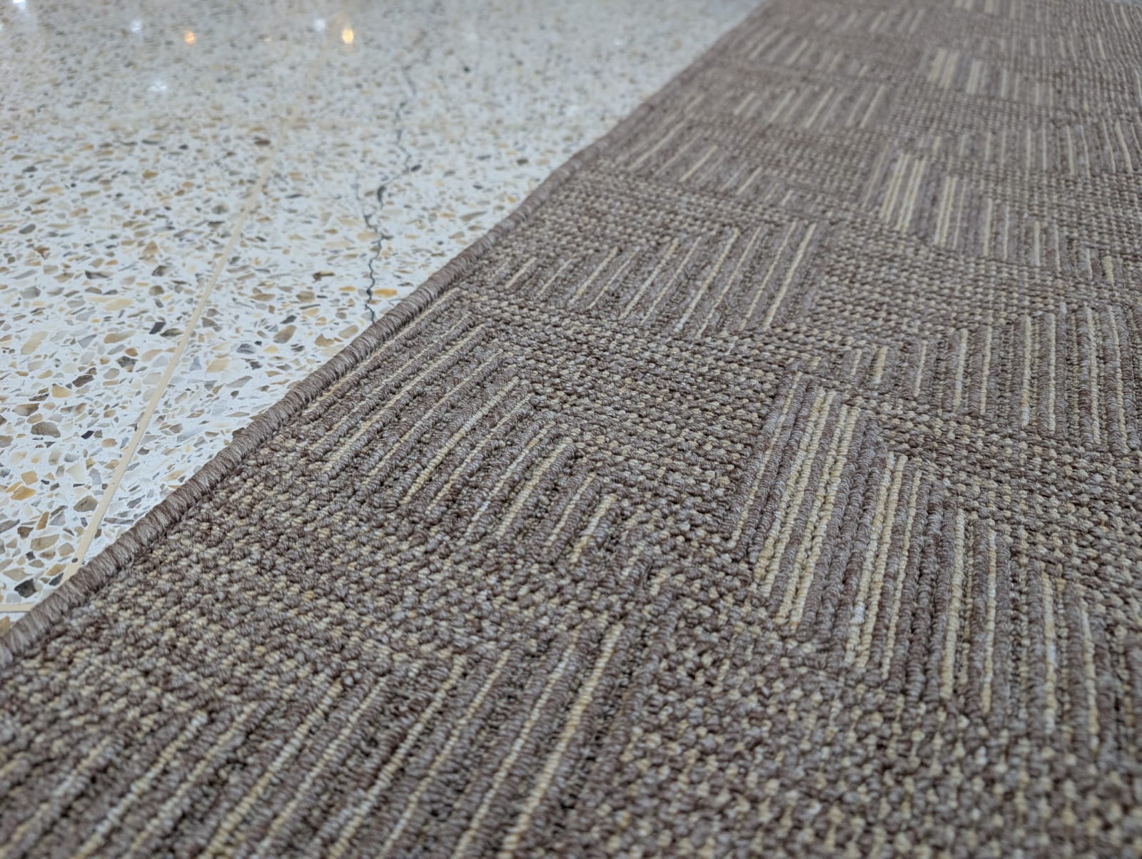 Nikotex polar beige 67cm Wide