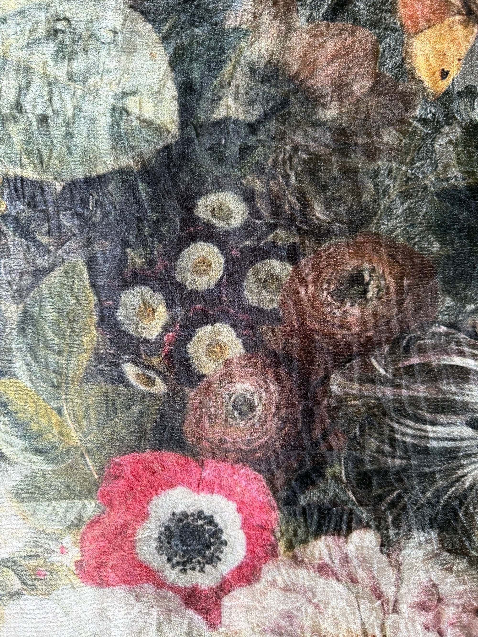 Flosker Noir Floral Bloom Rug – 150 x 230 cm