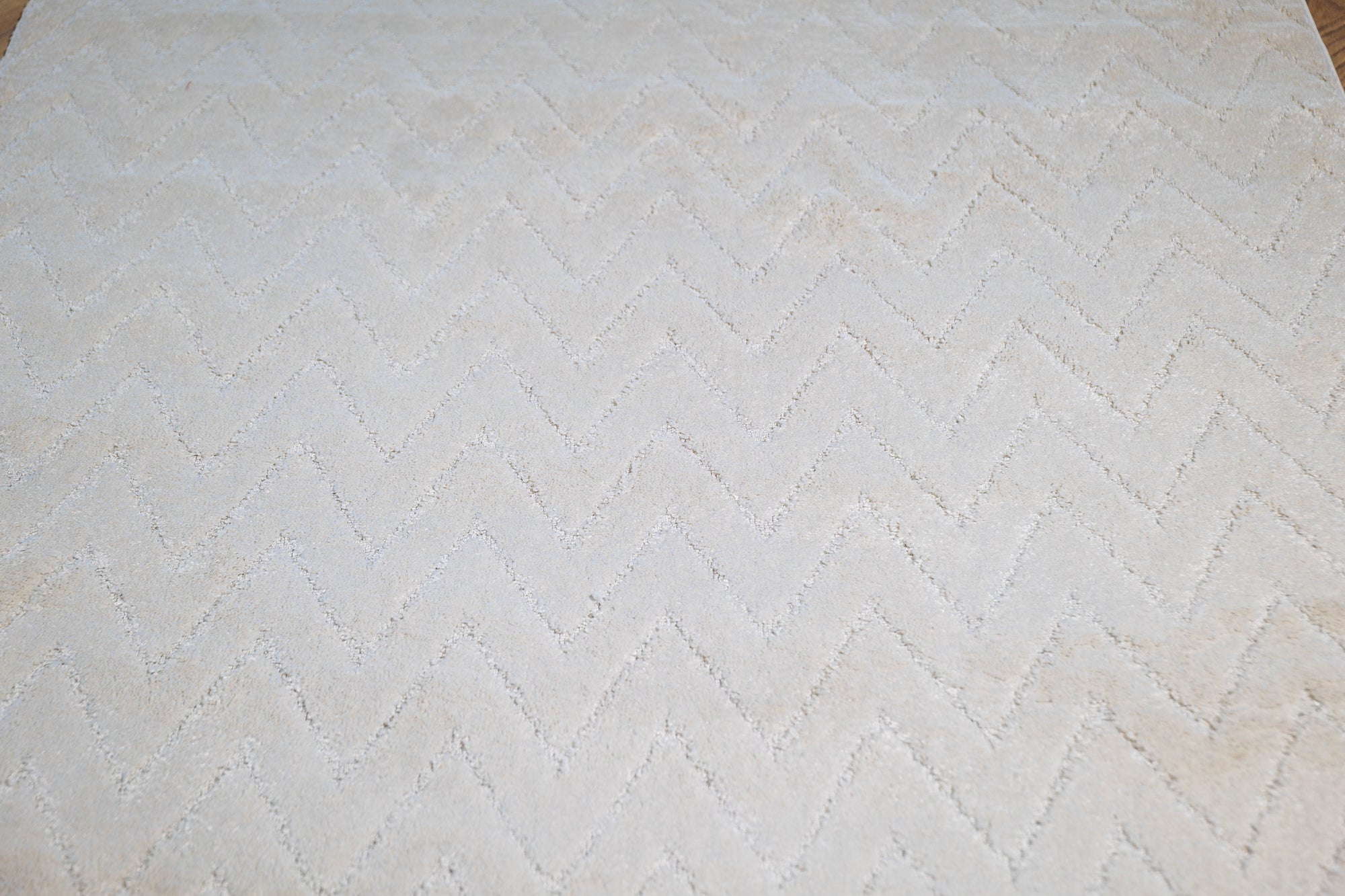 Moopy Cream zigzag lines modern rug