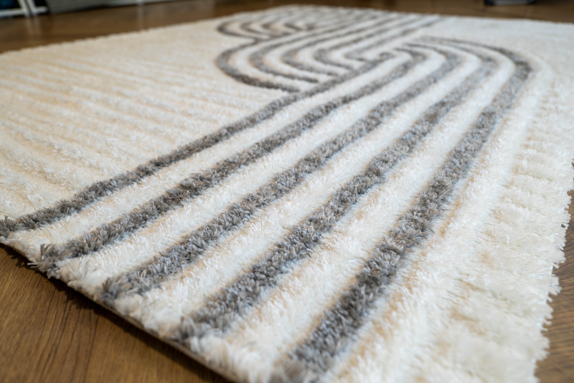 Jasmine Shaggy white grey abstract wave flokati Rug