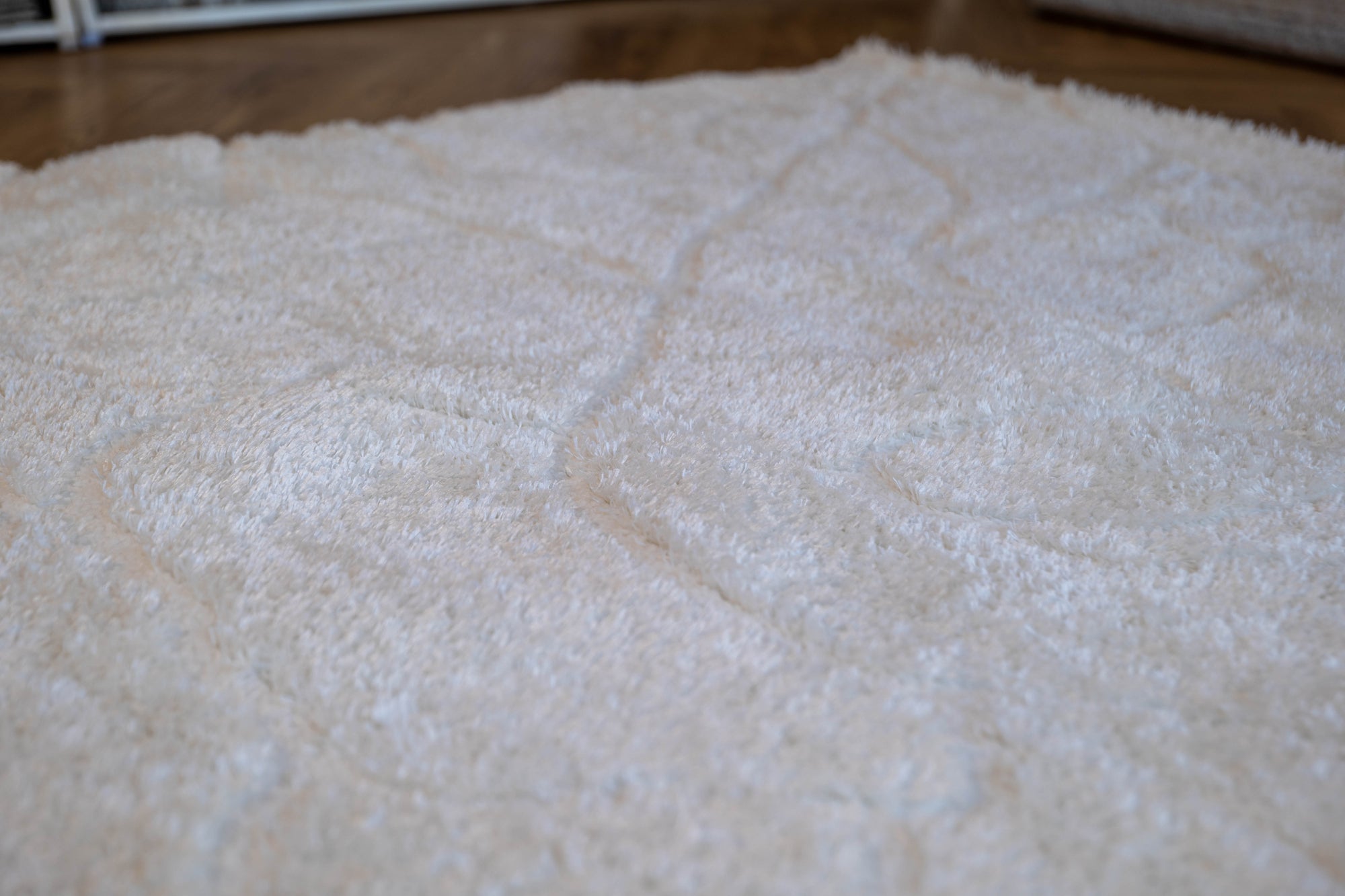 Jasmine Shaggy cream swirl lines flokati Rug