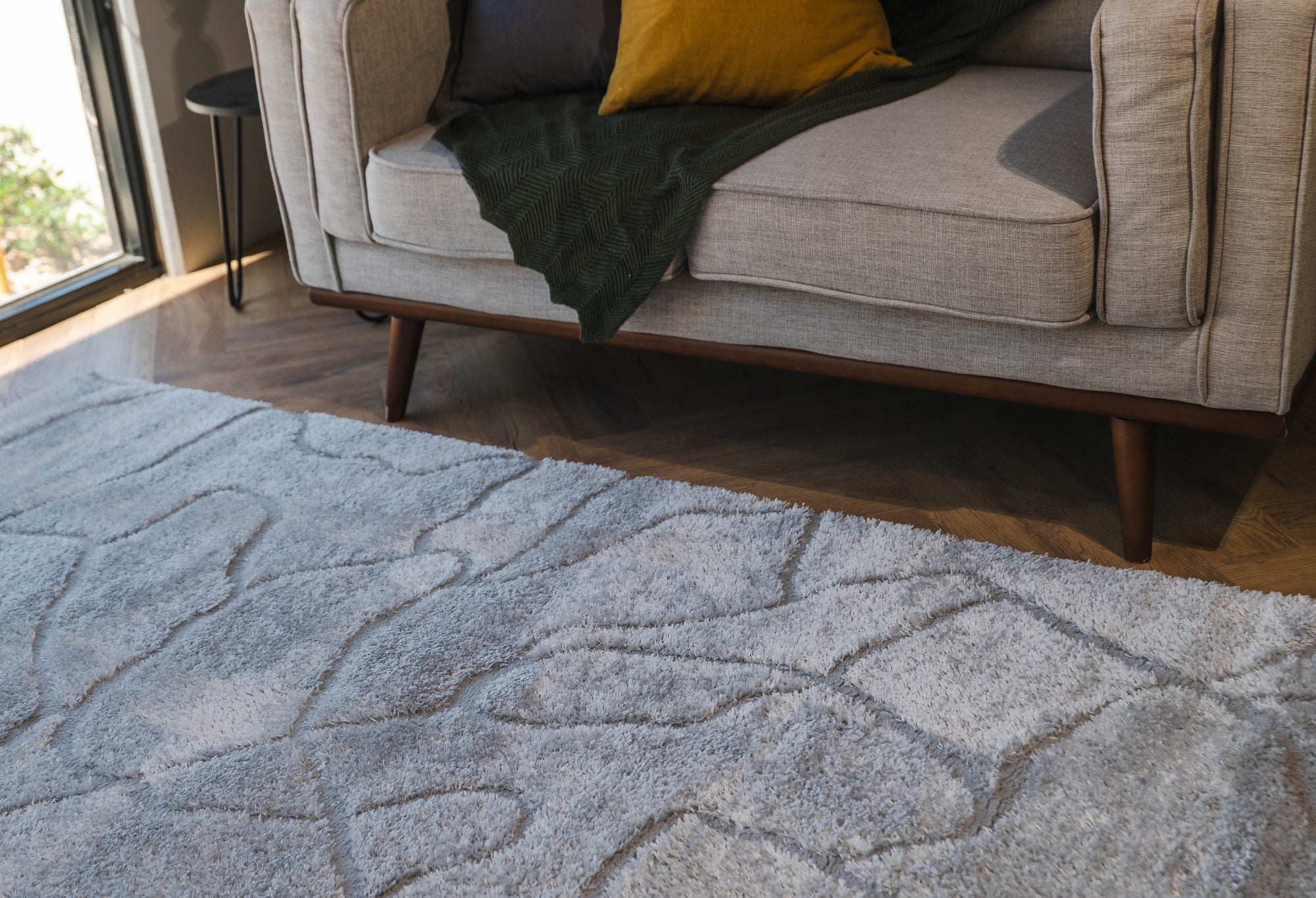 Jasmine Shaggy silver swirl lines flokati Rug