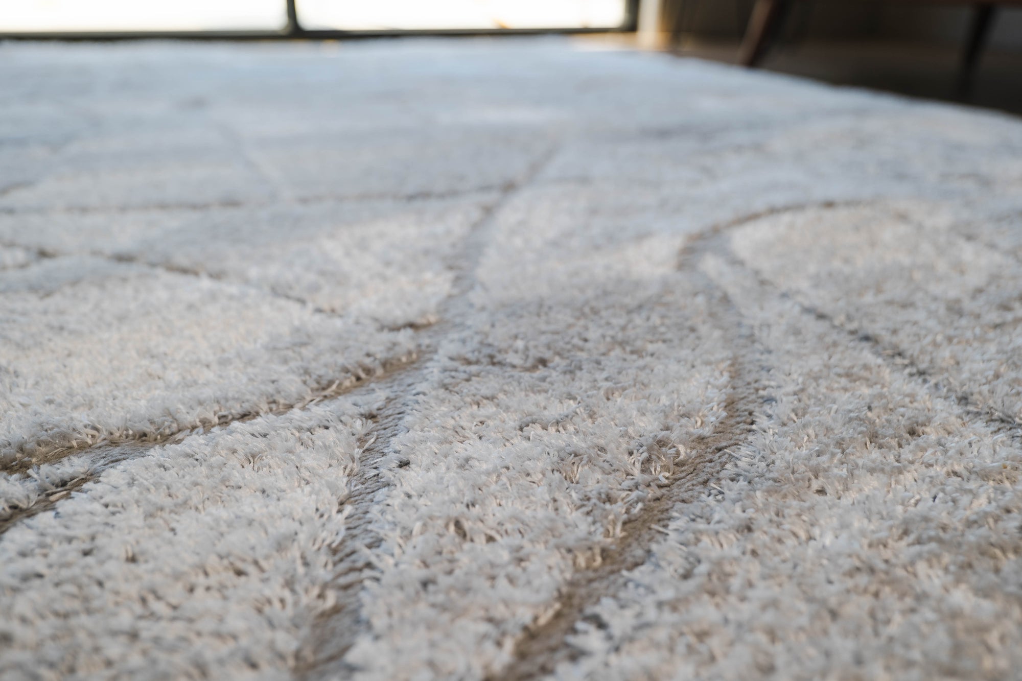 Jasmine Shaggy silver swirl lines flokati Rug