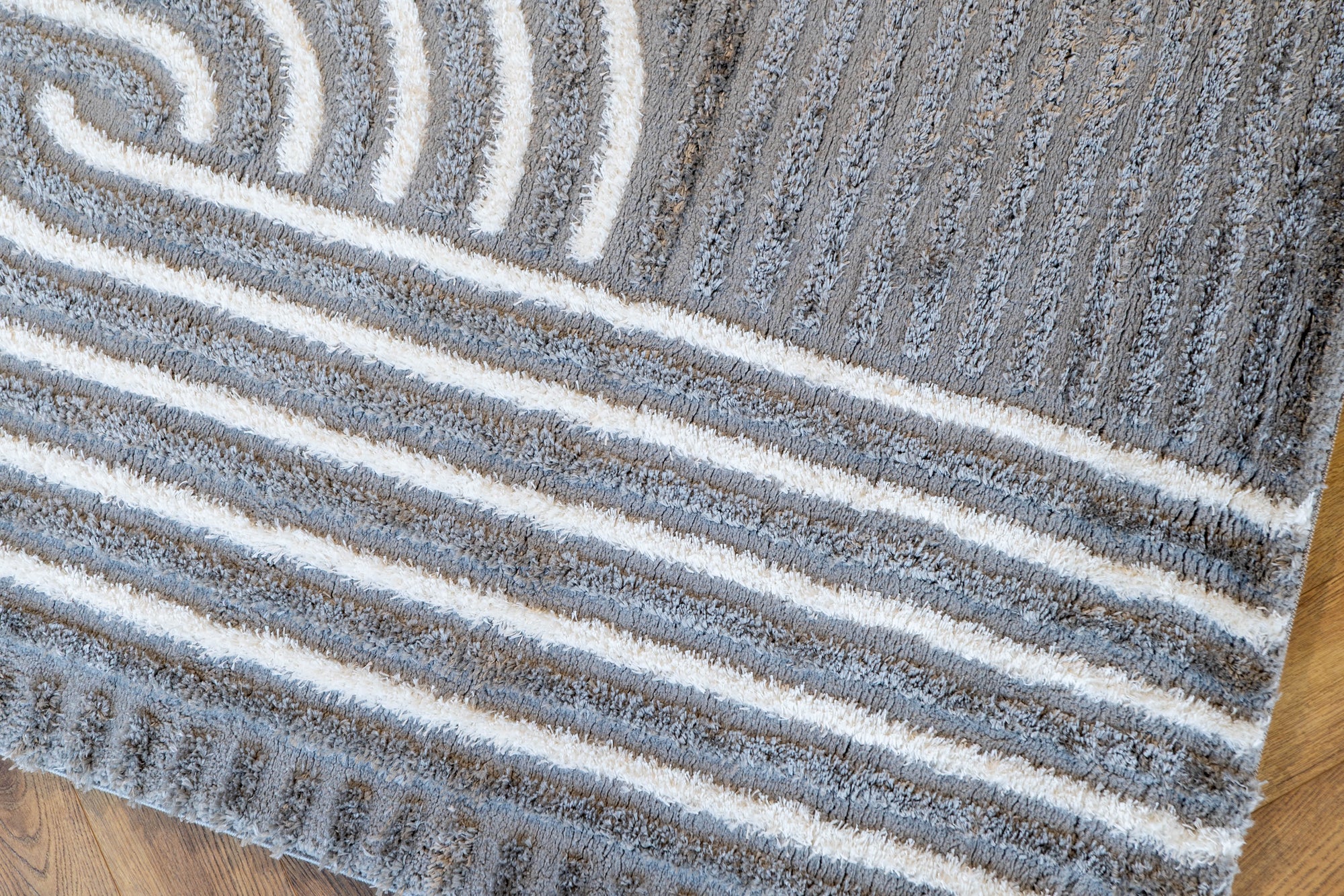 Jasmine Shaggy Grey white abstract wave flokati Rug