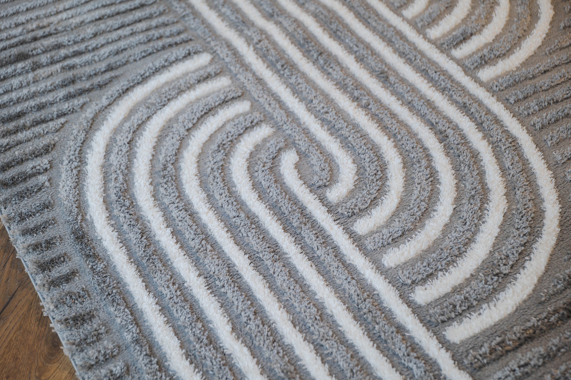 Jasmine Shaggy Grey white abstract wave flokati Rug