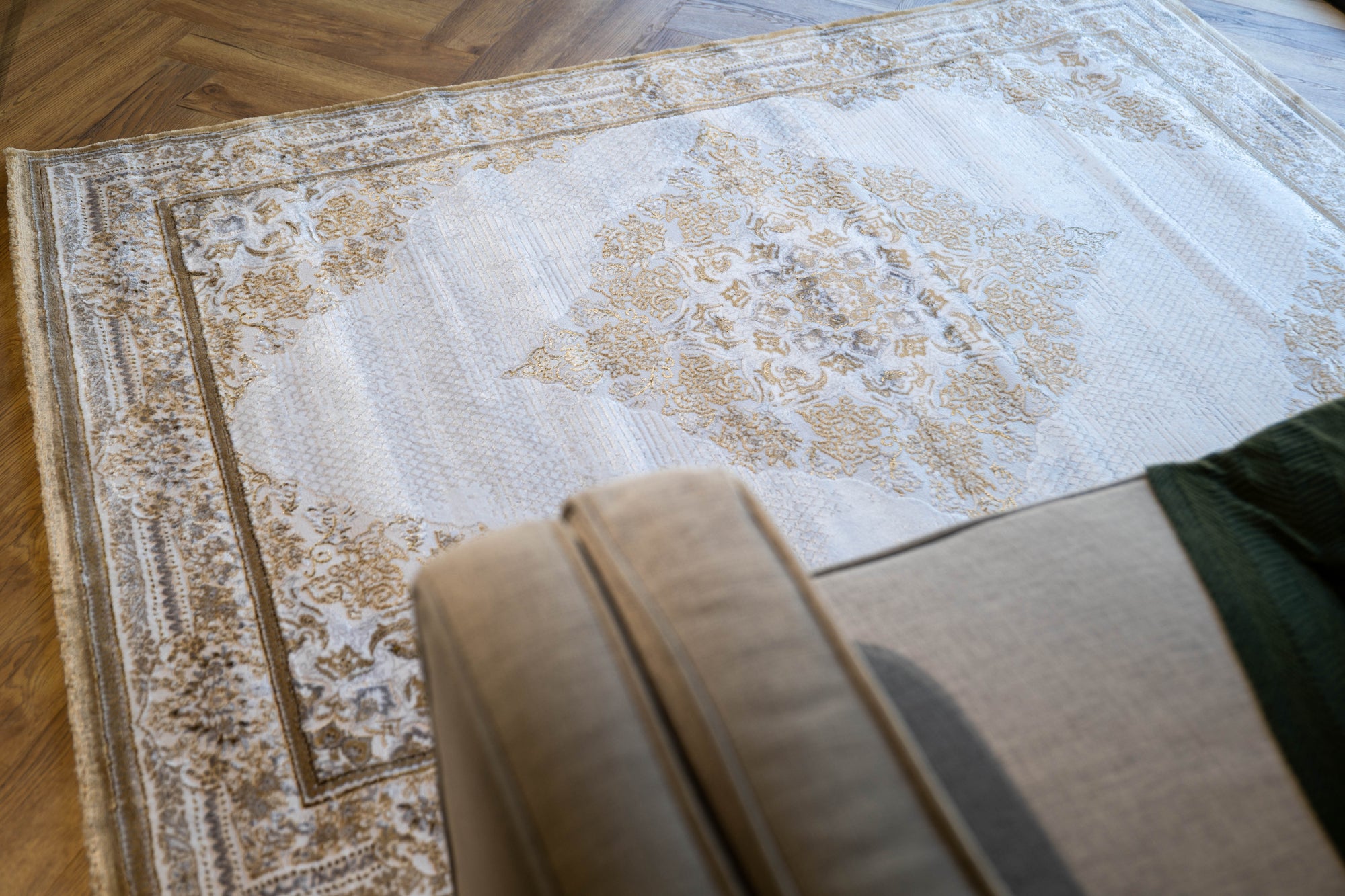 Cream gold Sharp Lazer Medallion Rug