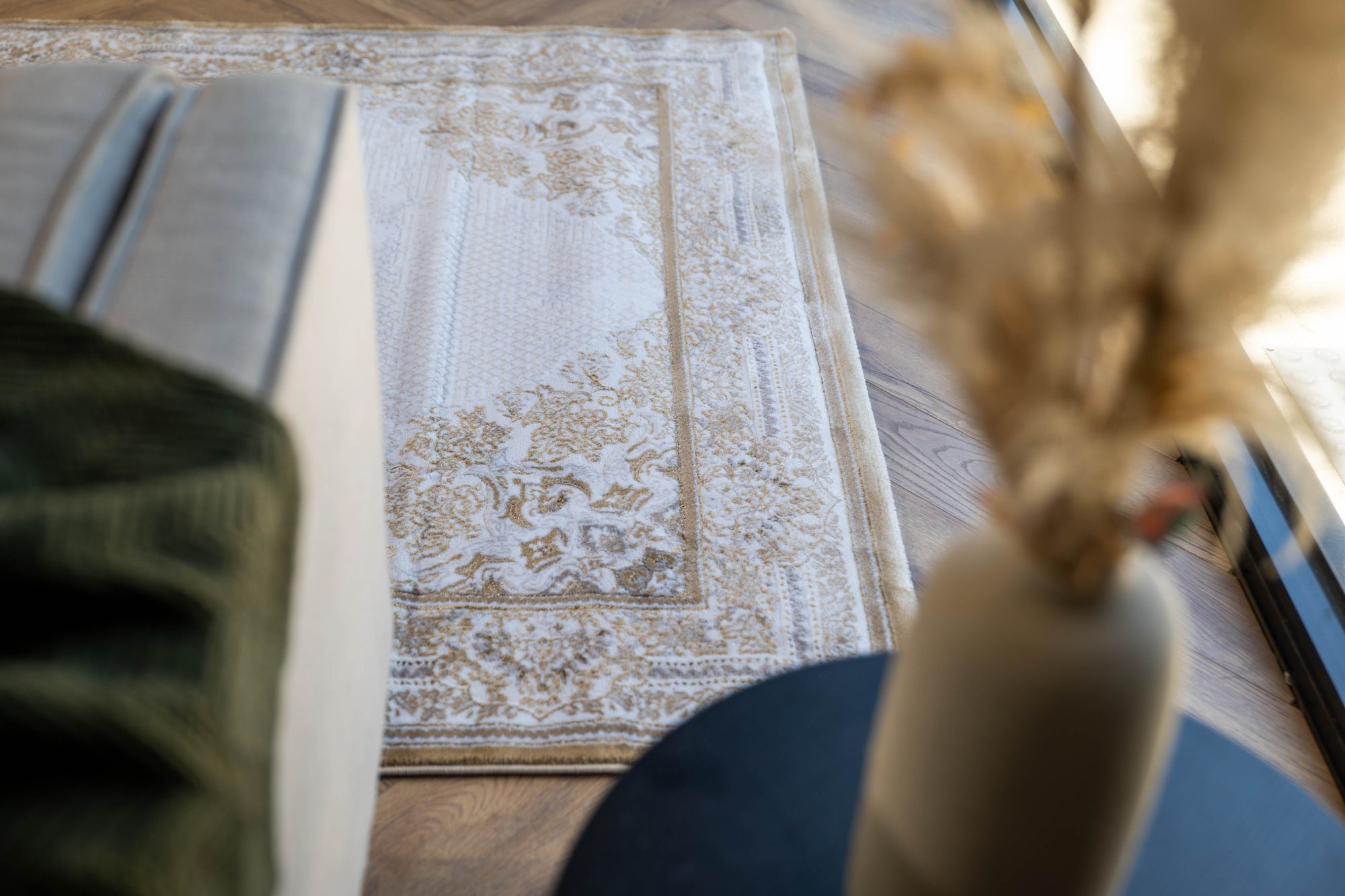Cream gold Sharp Lazer Medallion Rug