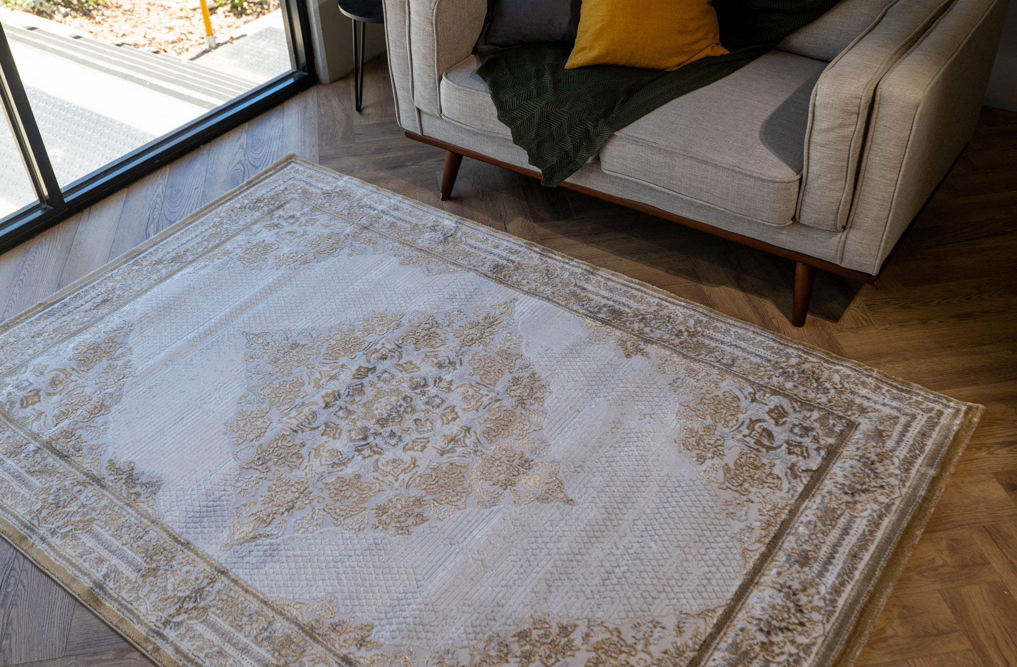 Cream gold Sharp Lazer Medallion Rug