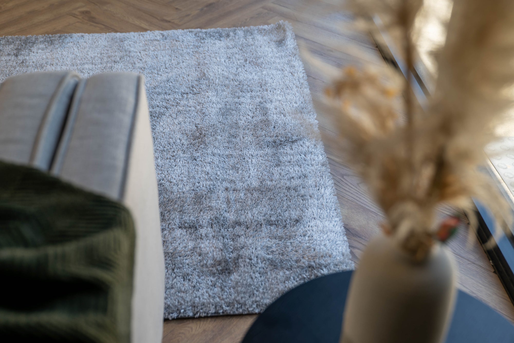 Jasmine Shaggy grey lines plain wave flokati Rug
